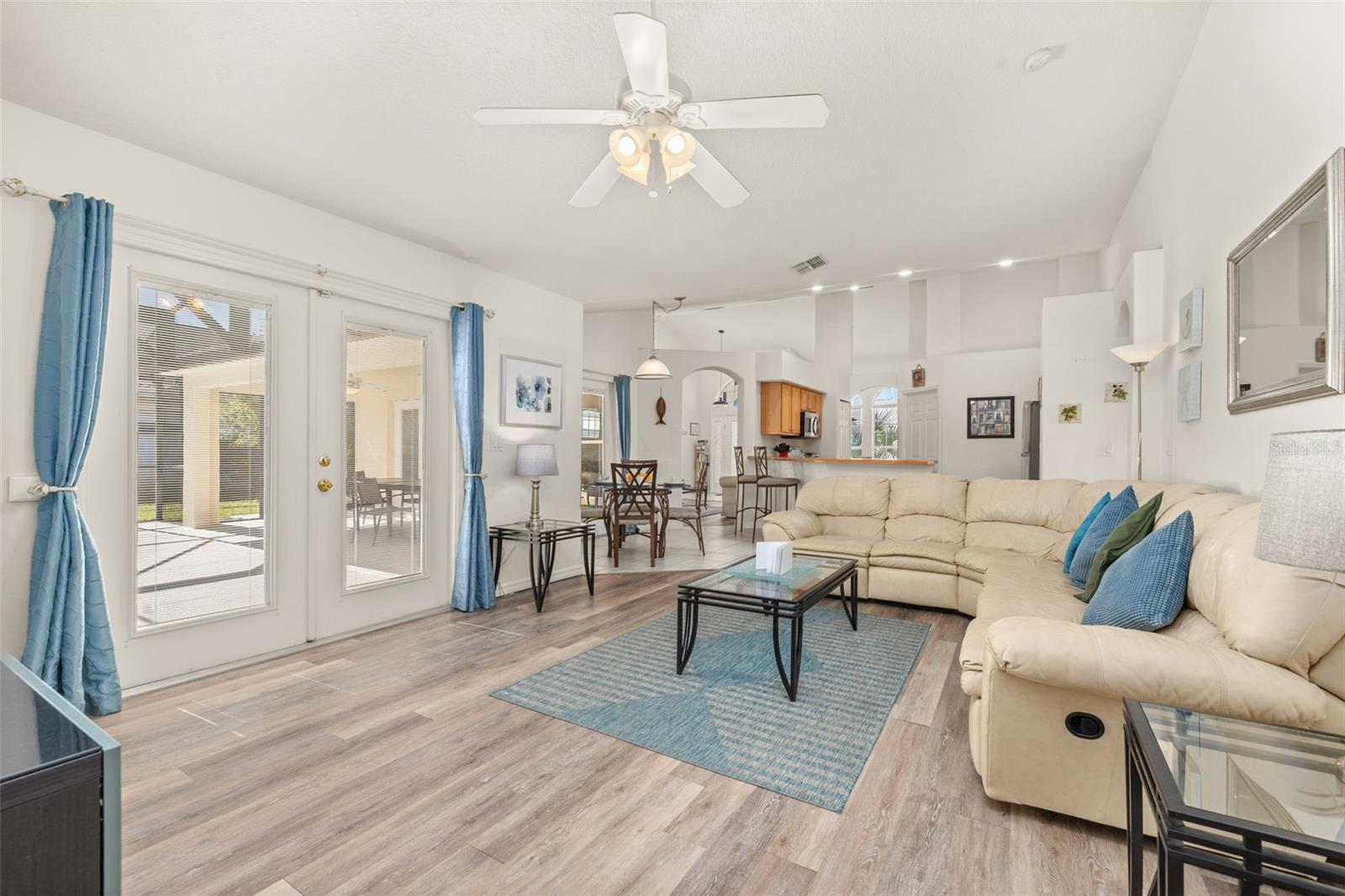 ORANGE TREE PH 04 LT 401 BEING IN 15-24-2 - Residential