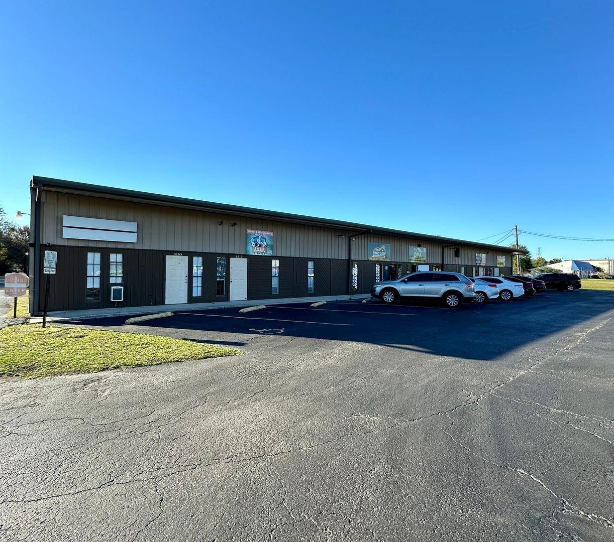 1500 square feet.
This fantastic location is perfect for a warehouse.
Close to major highways, airports, theme parks and much more.
Plenty of parking.
First, Last and Deposit required to move in.
Don't miss this opportunity! 1 warehouse space available located in Kissimmee, FL. This commercial property offers ample storage space, generous square footage, high ceilings, attached office and showroom, and a warehouse for all your belongings. A perfect fusion of functionality and flexibility. The commercial aspect of this unit provides endless possibilities for your business ventures. Situated in a great location, you'll have easy access to all the amenities and attractions Kissimmee has to offer. Don't miss out on this fantastic opportunity to make this your new business space.