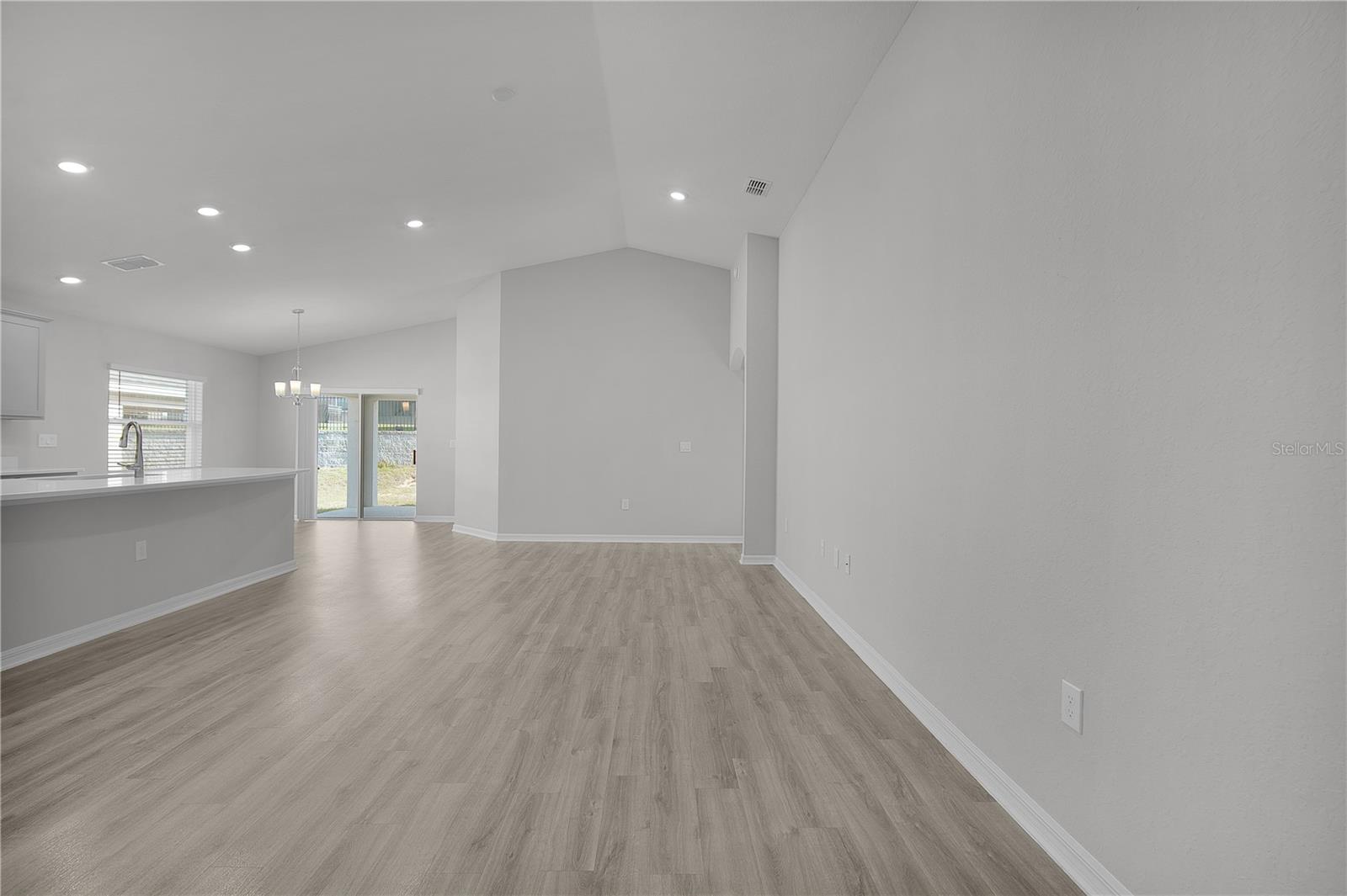 GENEVA LNDGS PH 1 - Residential Lease