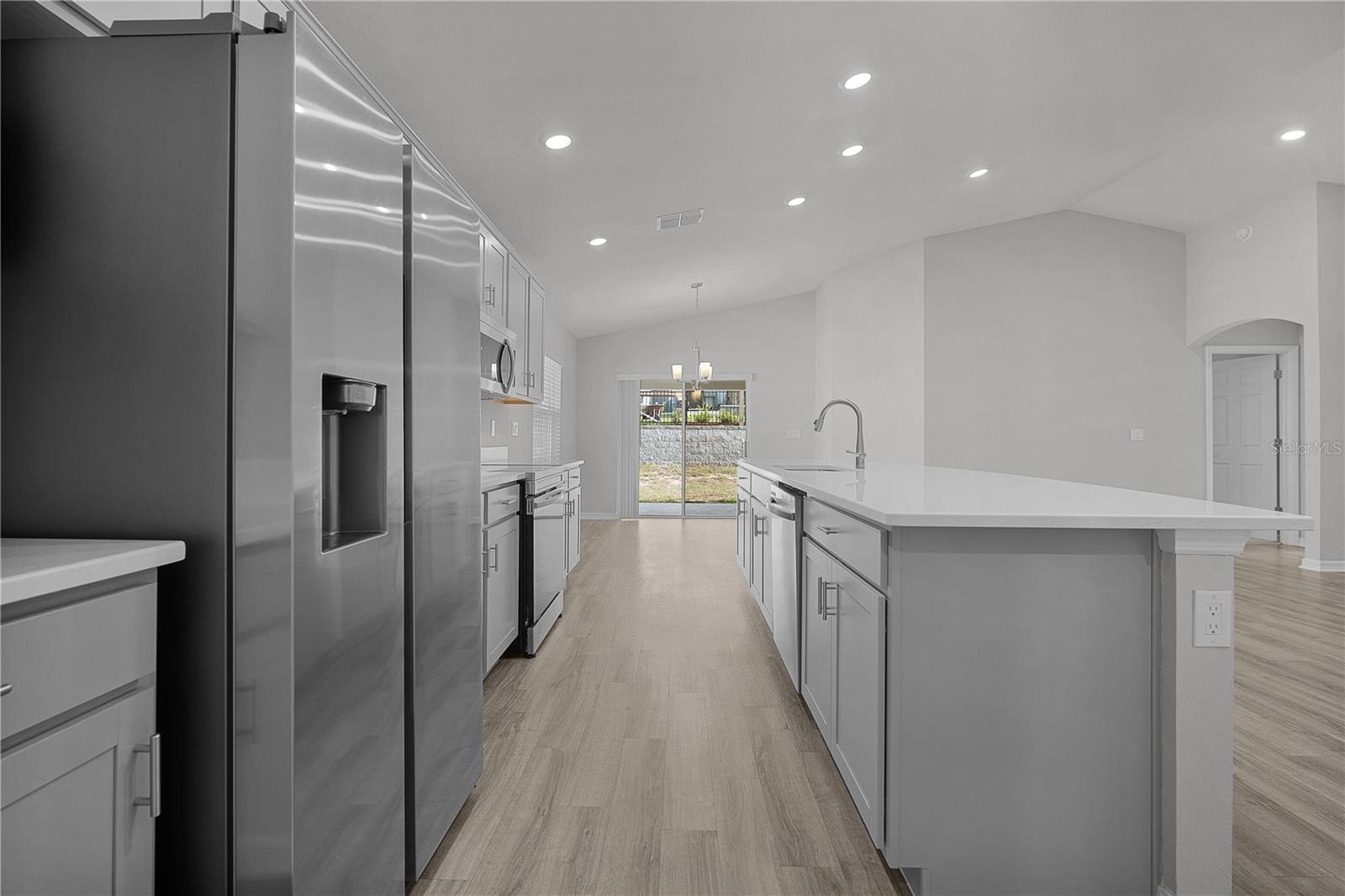 GENEVA LNDGS PH 1 - Residential Lease