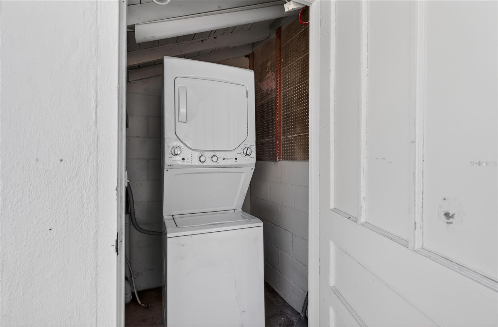 MIDWEST SUB CORR - Residential Lease