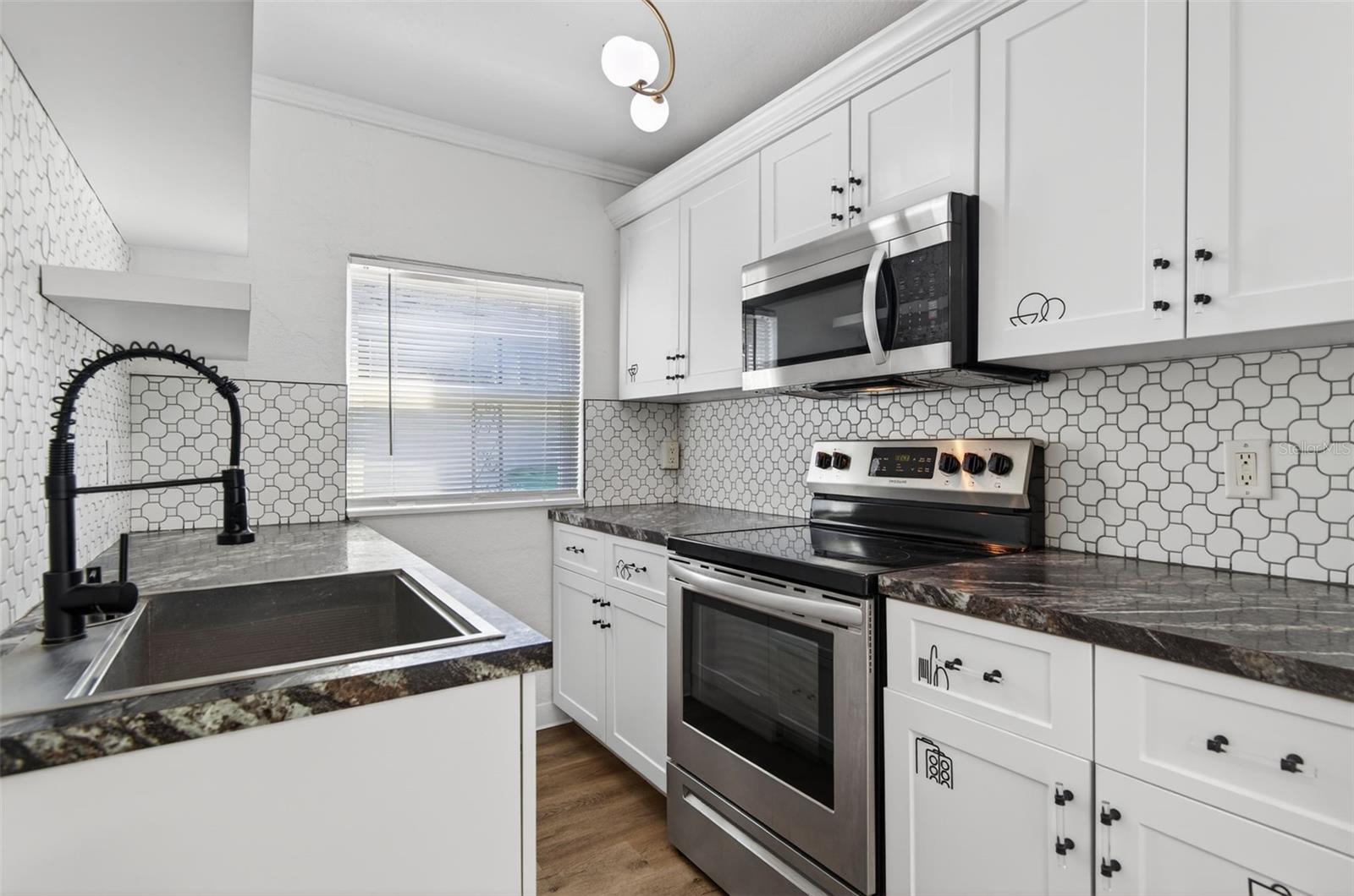 MIDWEST SUB CORR - Residential Lease