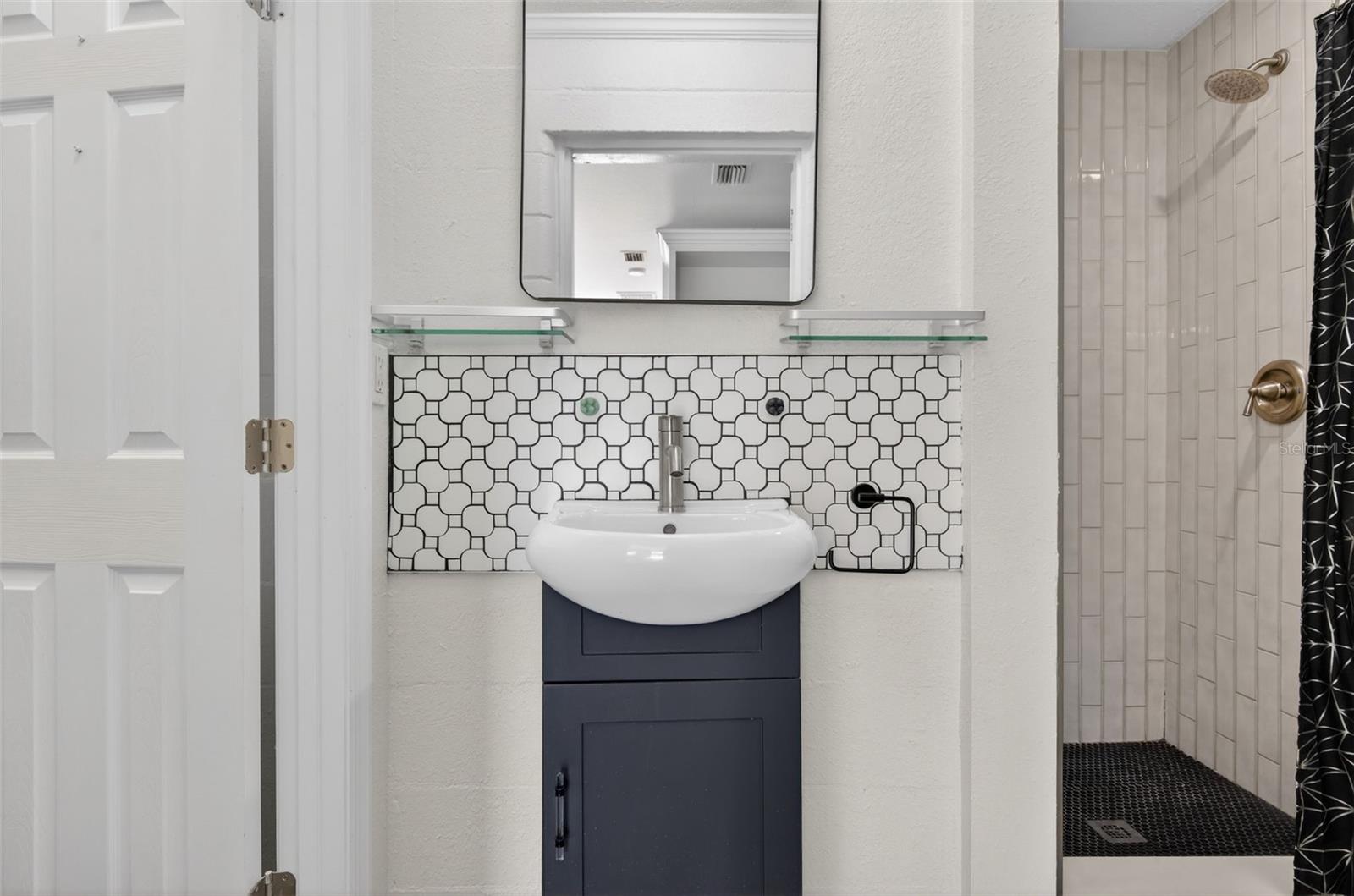 MIDWEST SUB CORR - Residential Lease