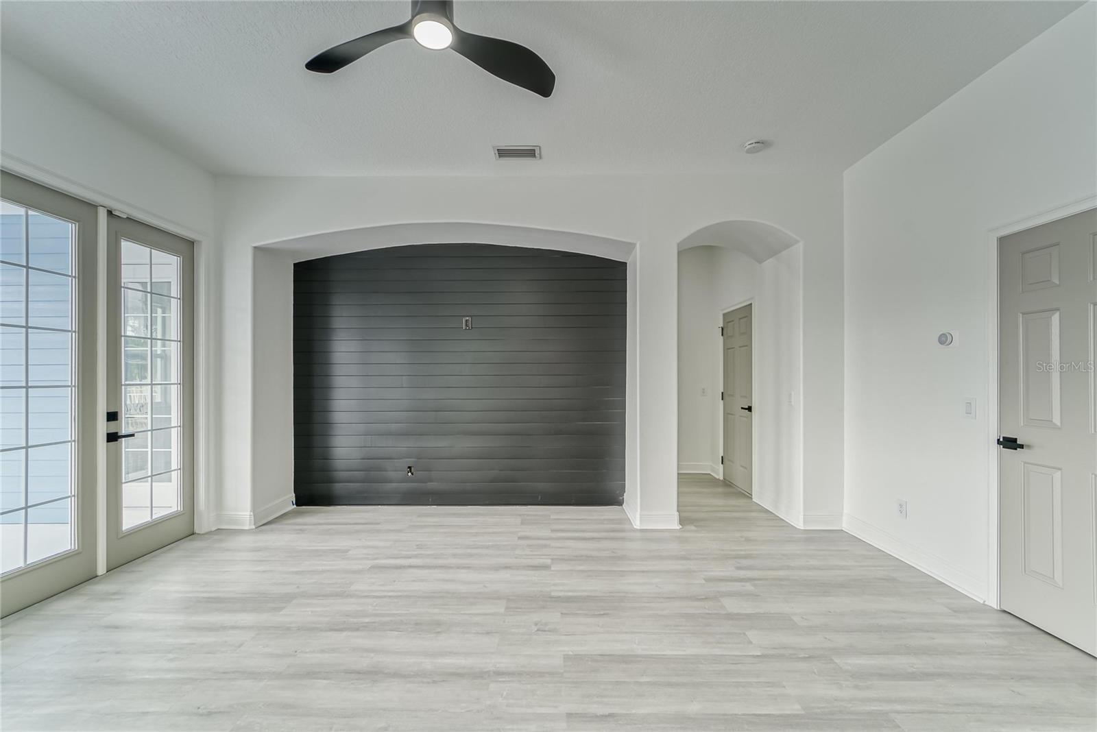 MIRABAY PH 3B-2 - Residential