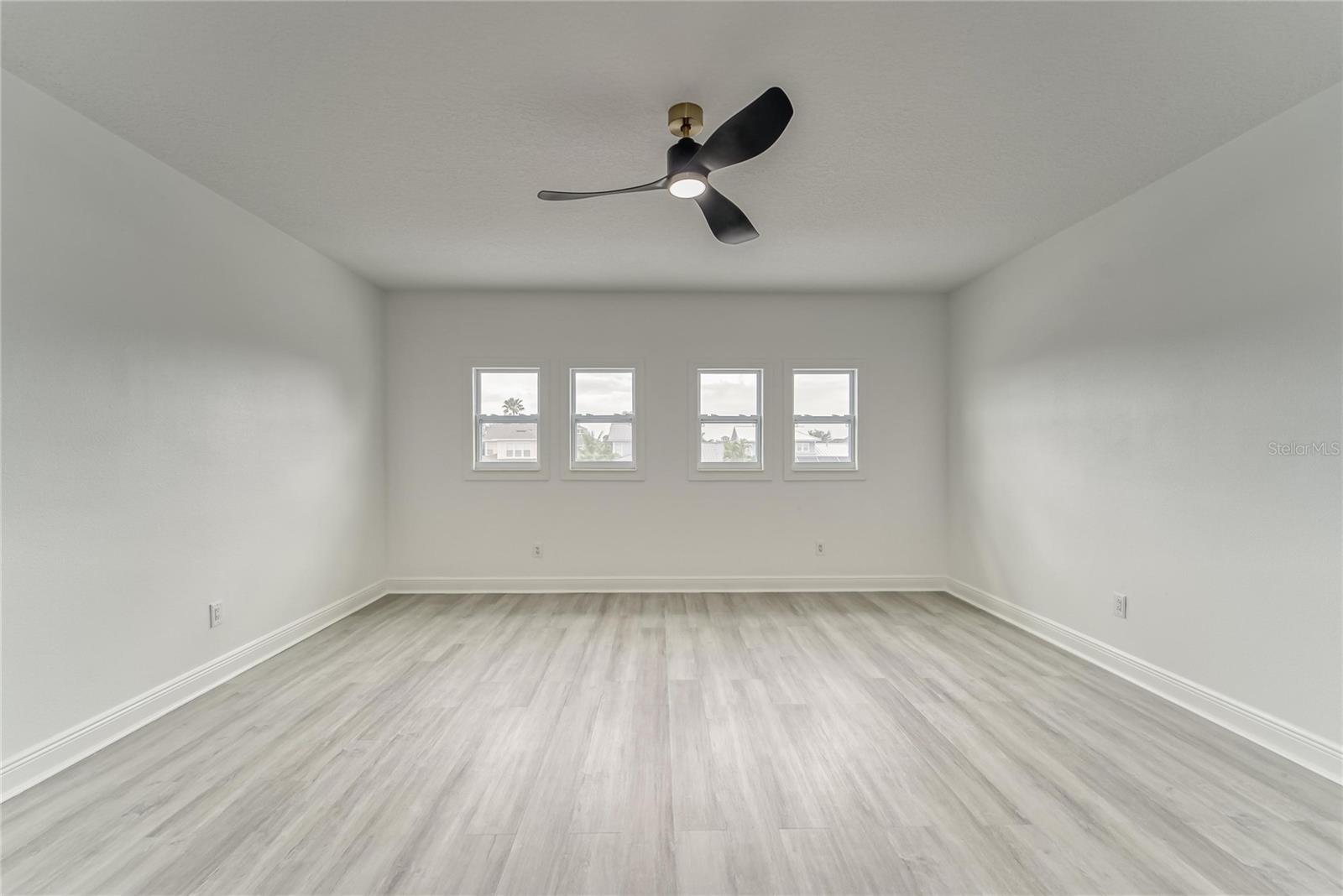 MIRABAY PH 3B-2 - Residential