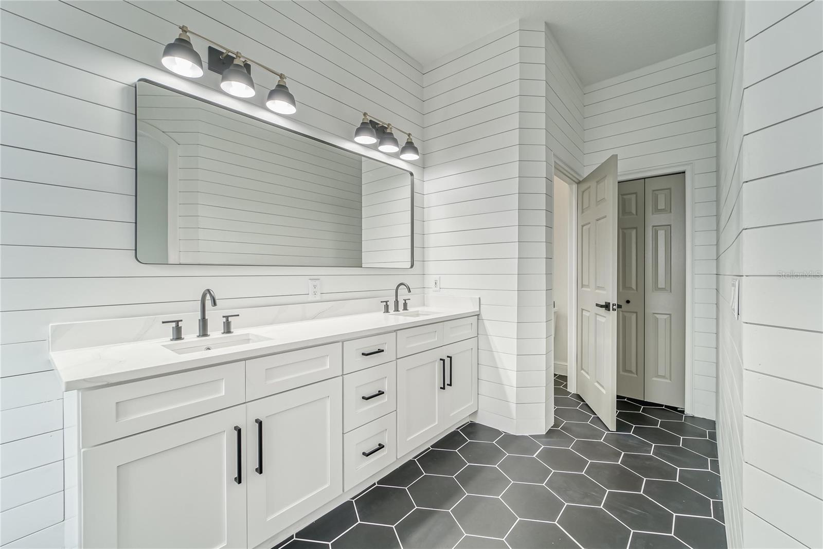 MIRABAY PH 3B-2 - Residential