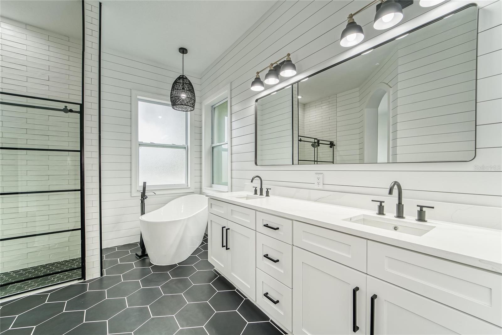 MIRABAY PH 3B-2 - Residential