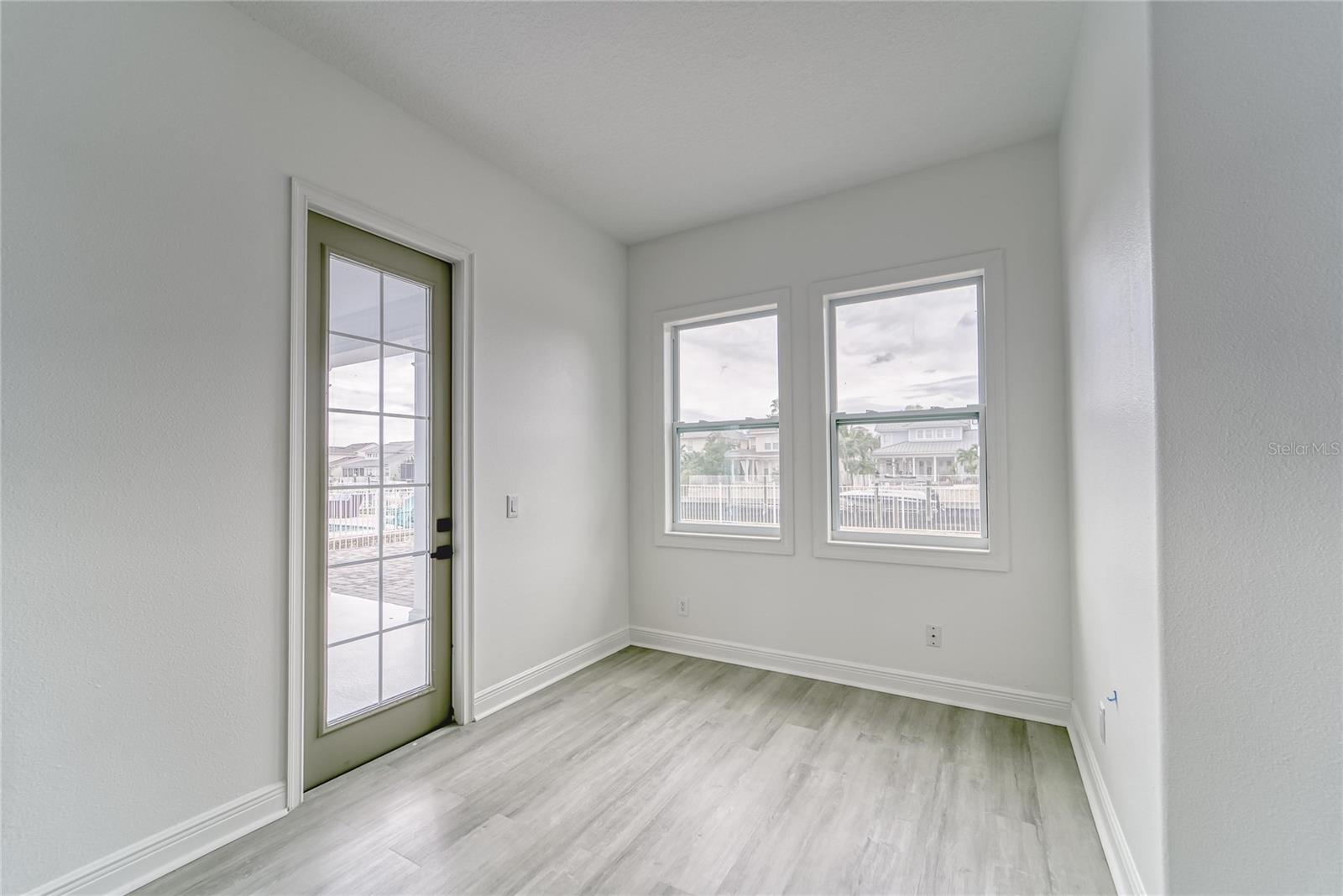 MIRABAY PH 3B-2 - Residential