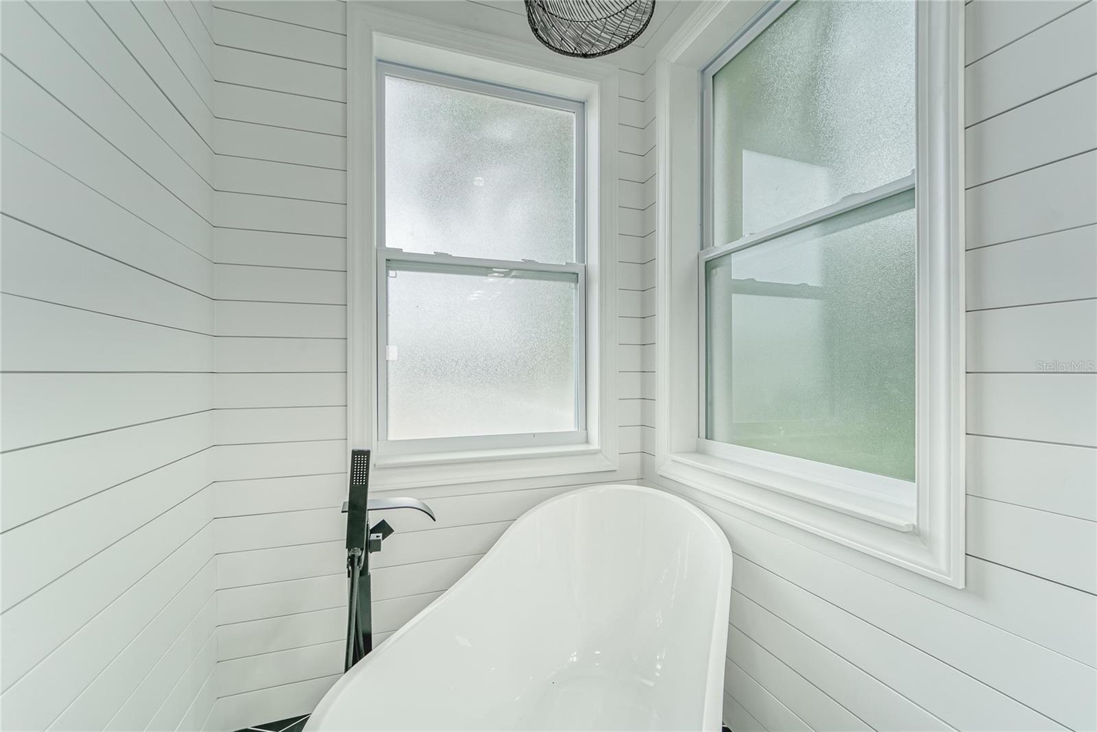 MIRABAY PH 3B-2 - Residential