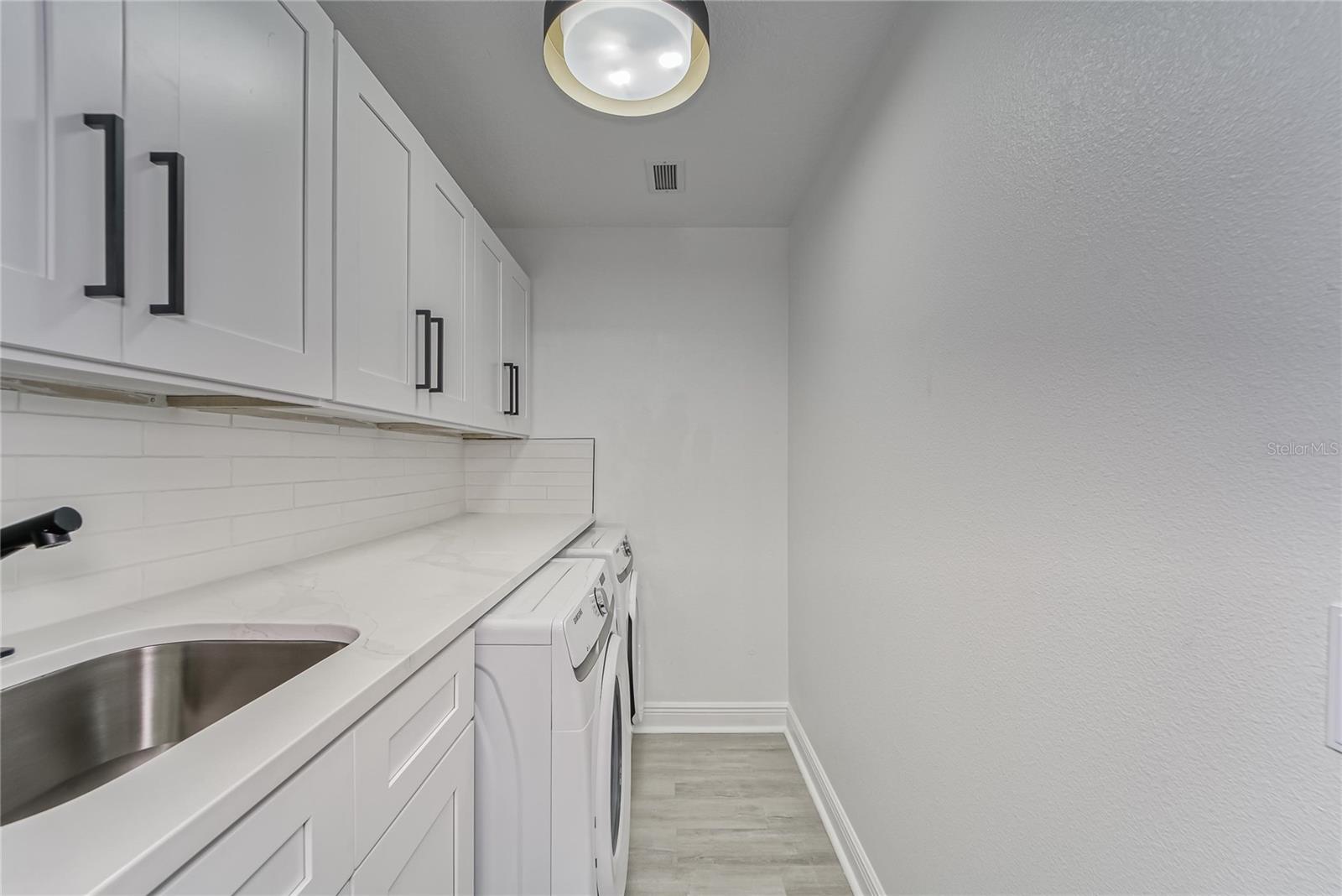 MIRABAY PH 3B-2 - Residential