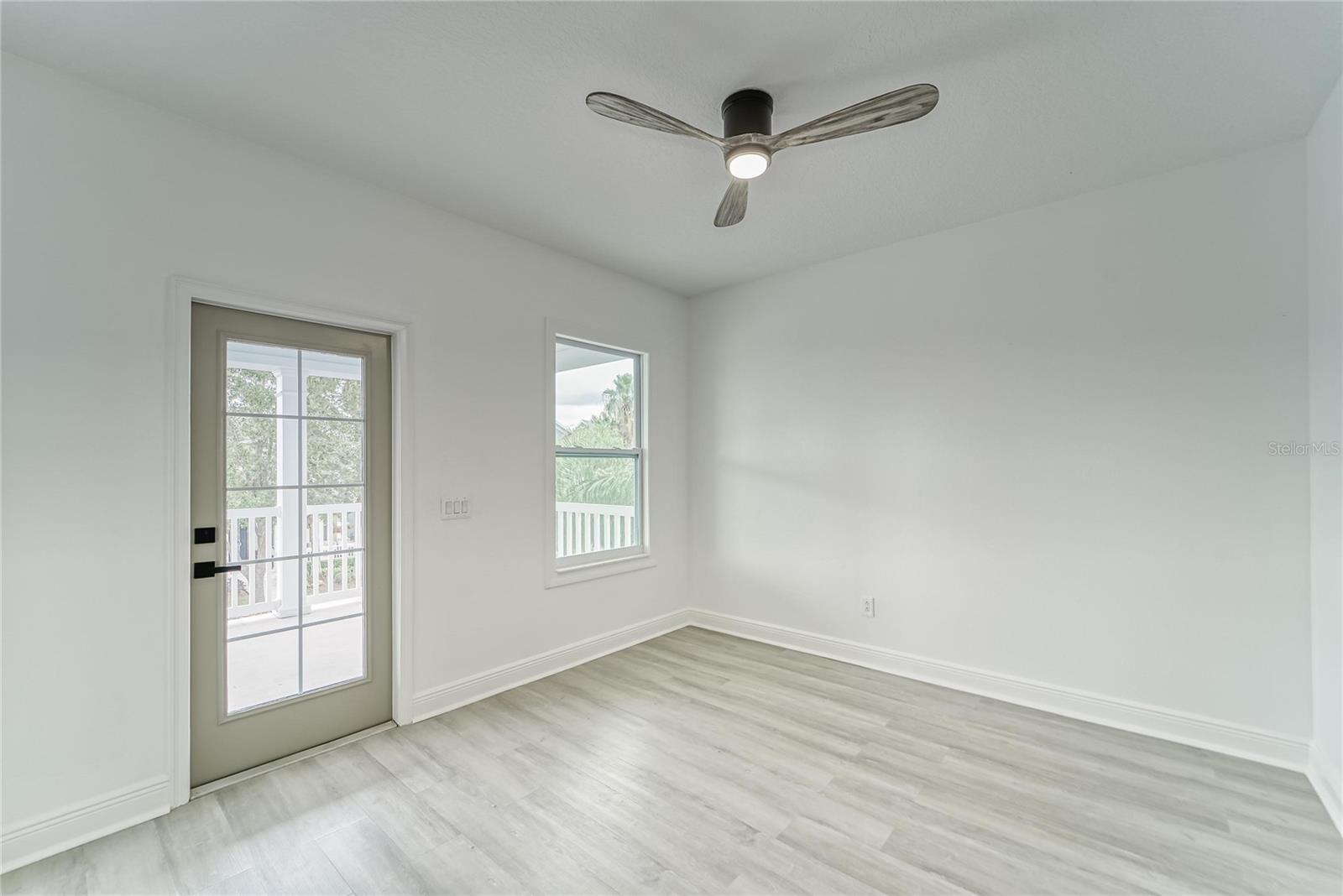 MIRABAY PH 3B-2 - Residential