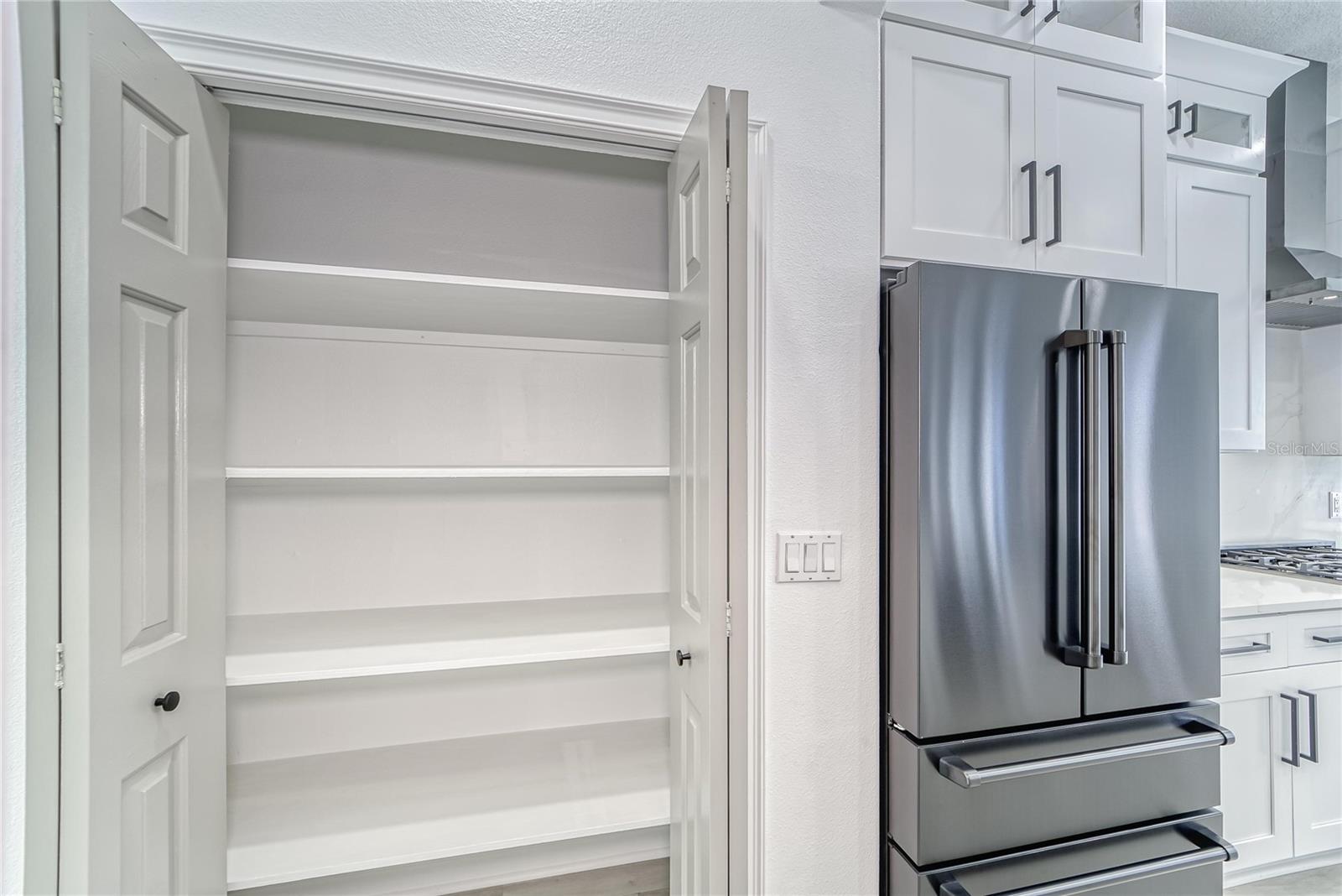 MIRABAY PH 3B-2 - Residential