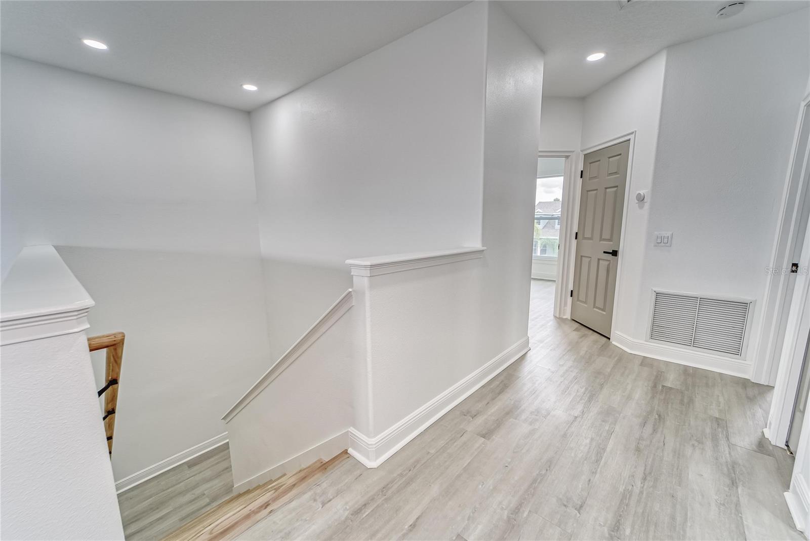 MIRABAY PH 3B-2 - Residential