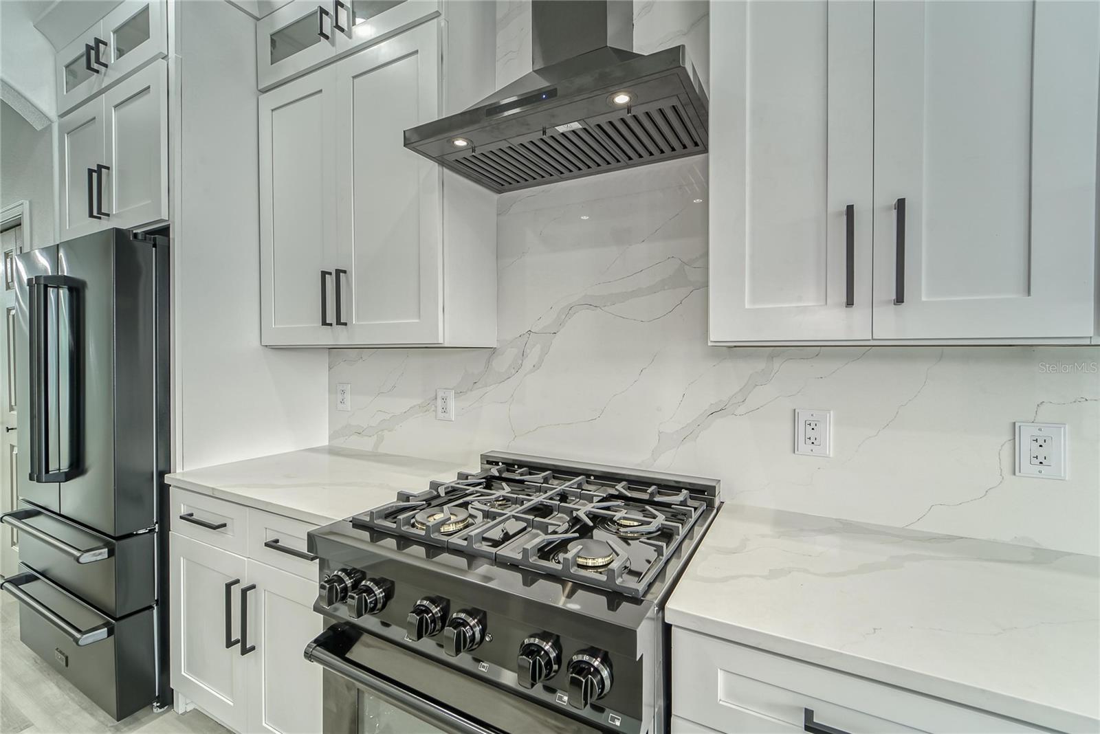 MIRABAY PH 3B-2 - Residential