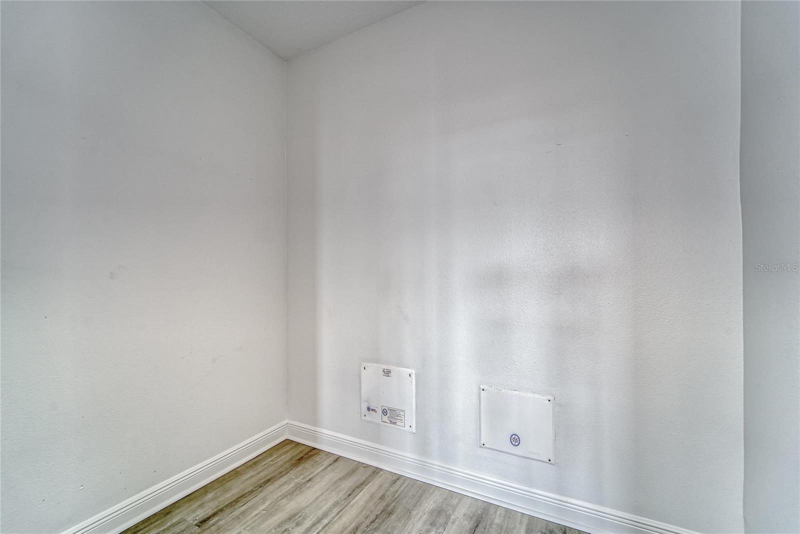 MIRABAY PH 3B-2 - Residential