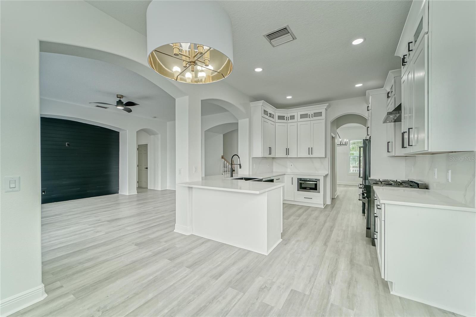 MIRABAY PH 3B-2 - Residential