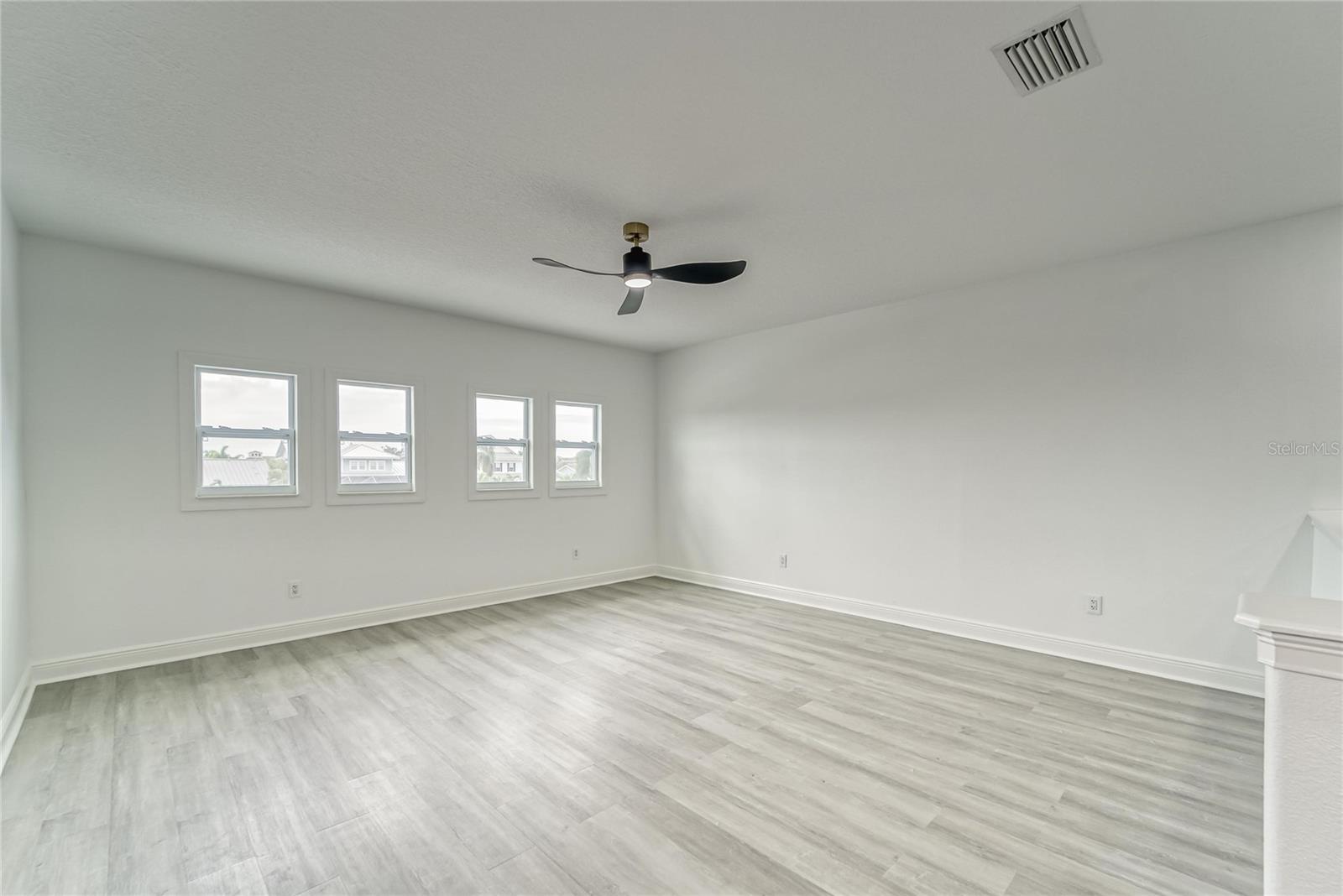 MIRABAY PH 3B-2 - Residential