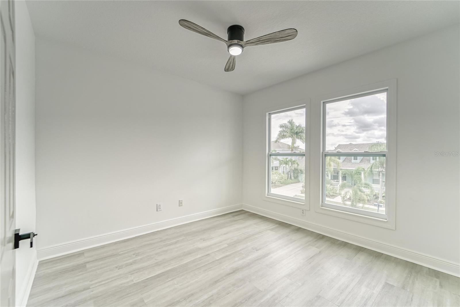 MIRABAY PH 3B-2 - Residential