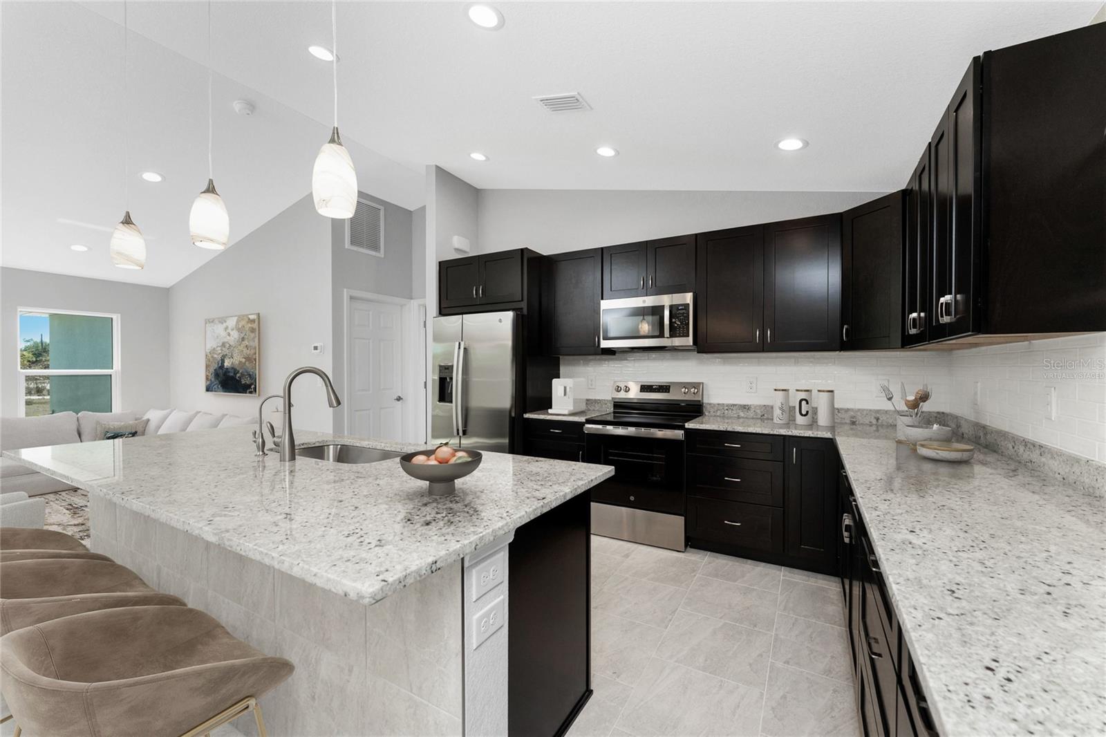 1565 - PORT CHARLOTTE SUB 21 - Residential