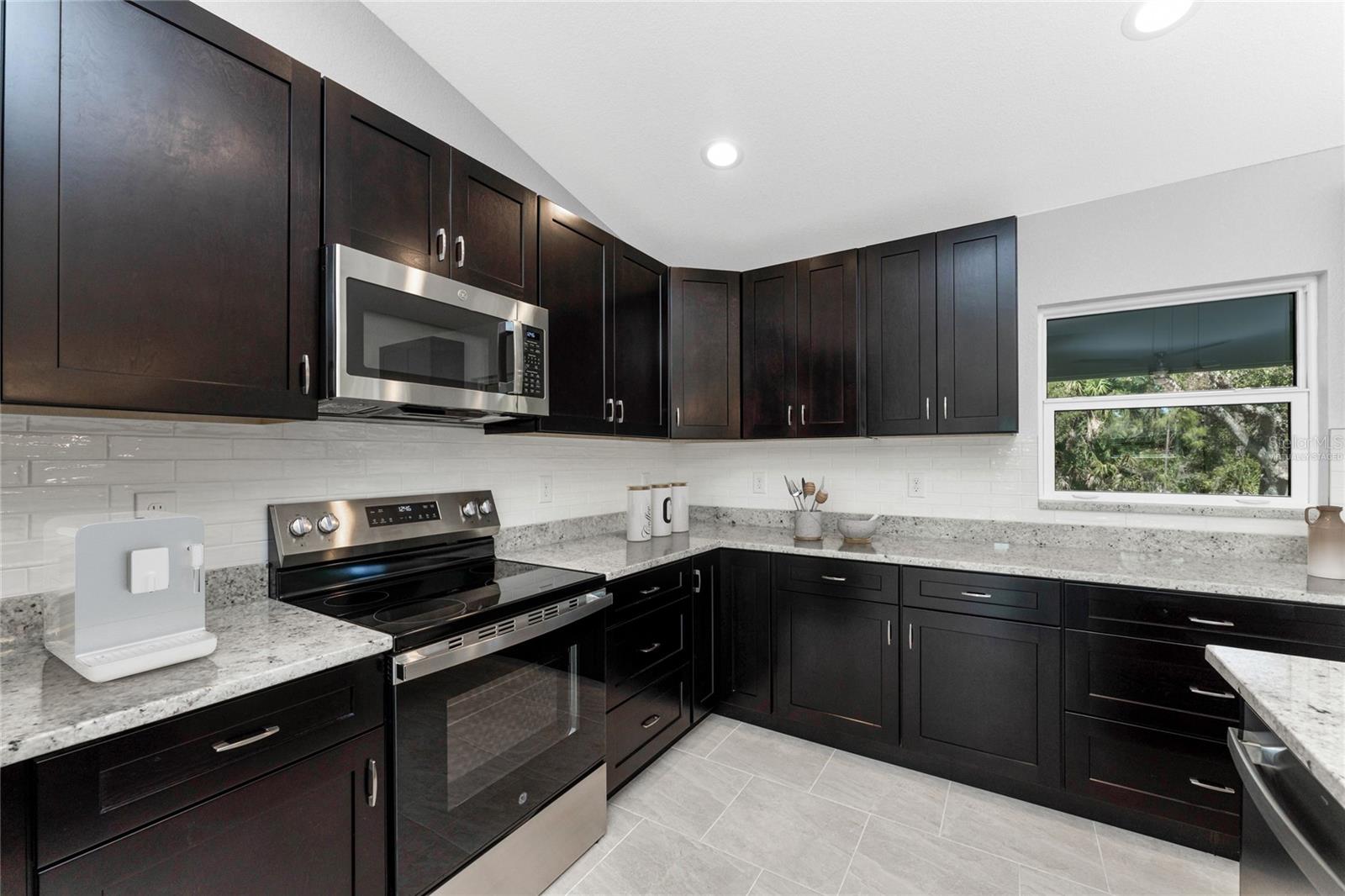 1565 - PORT CHARLOTTE SUB 21 - Residential