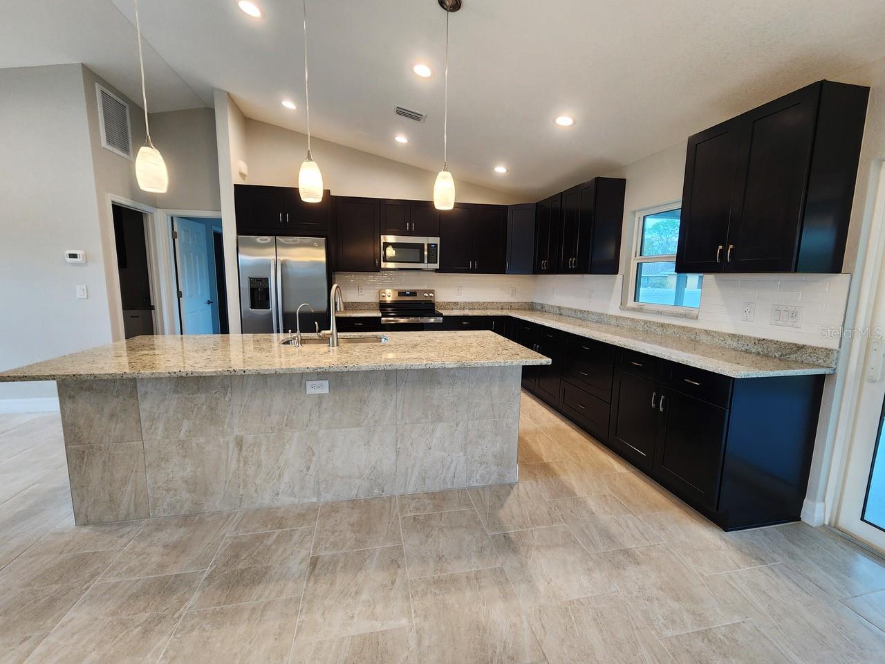 1565 - PORT CHARLOTTE SUB 21 - Residential