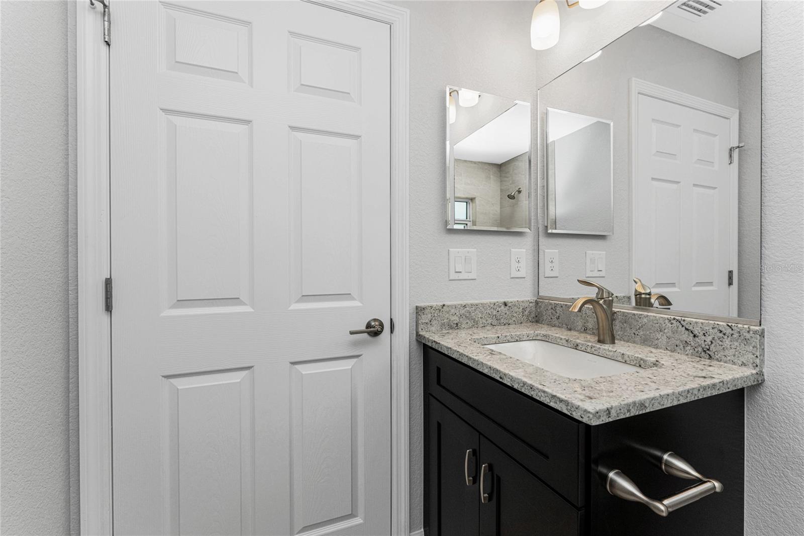 1565 - PORT CHARLOTTE SUB 21 - Residential