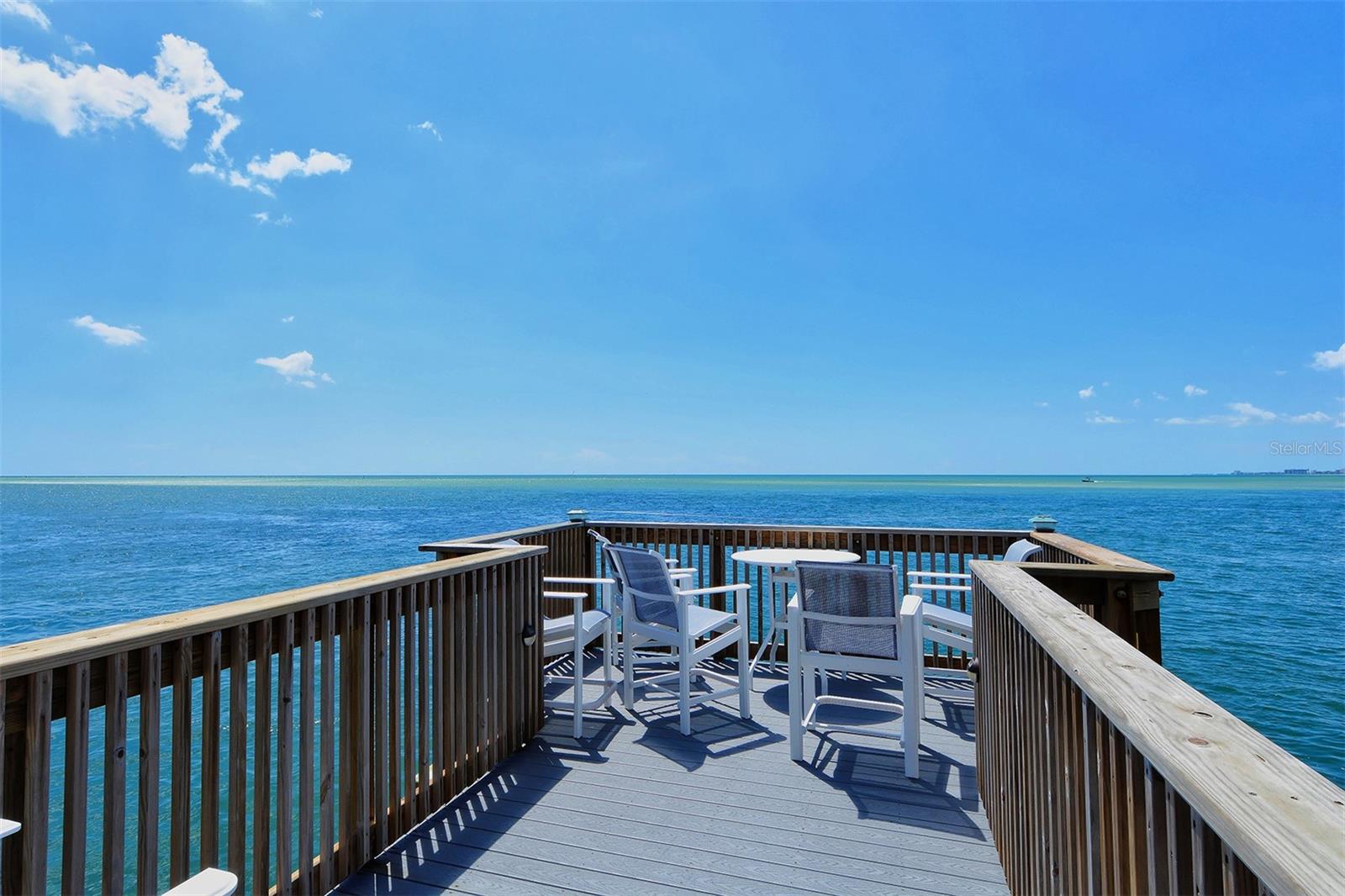 SIESTA TOWERS - Residential Lease