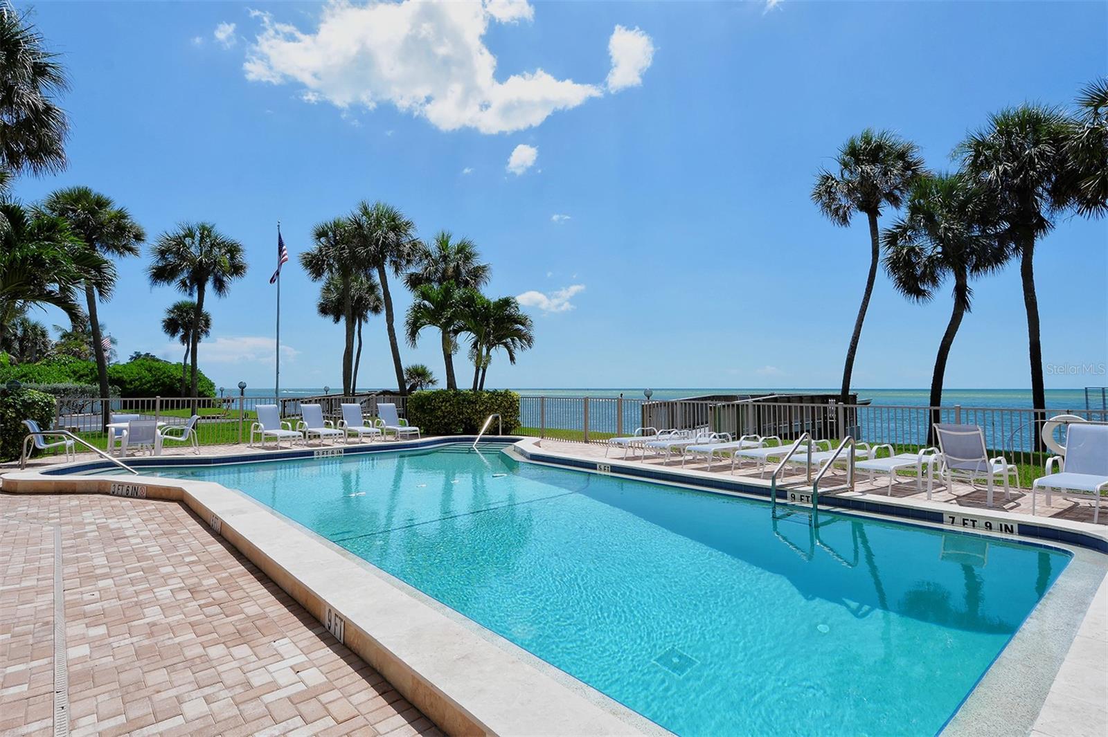 SIESTA TOWERS - Residential Lease