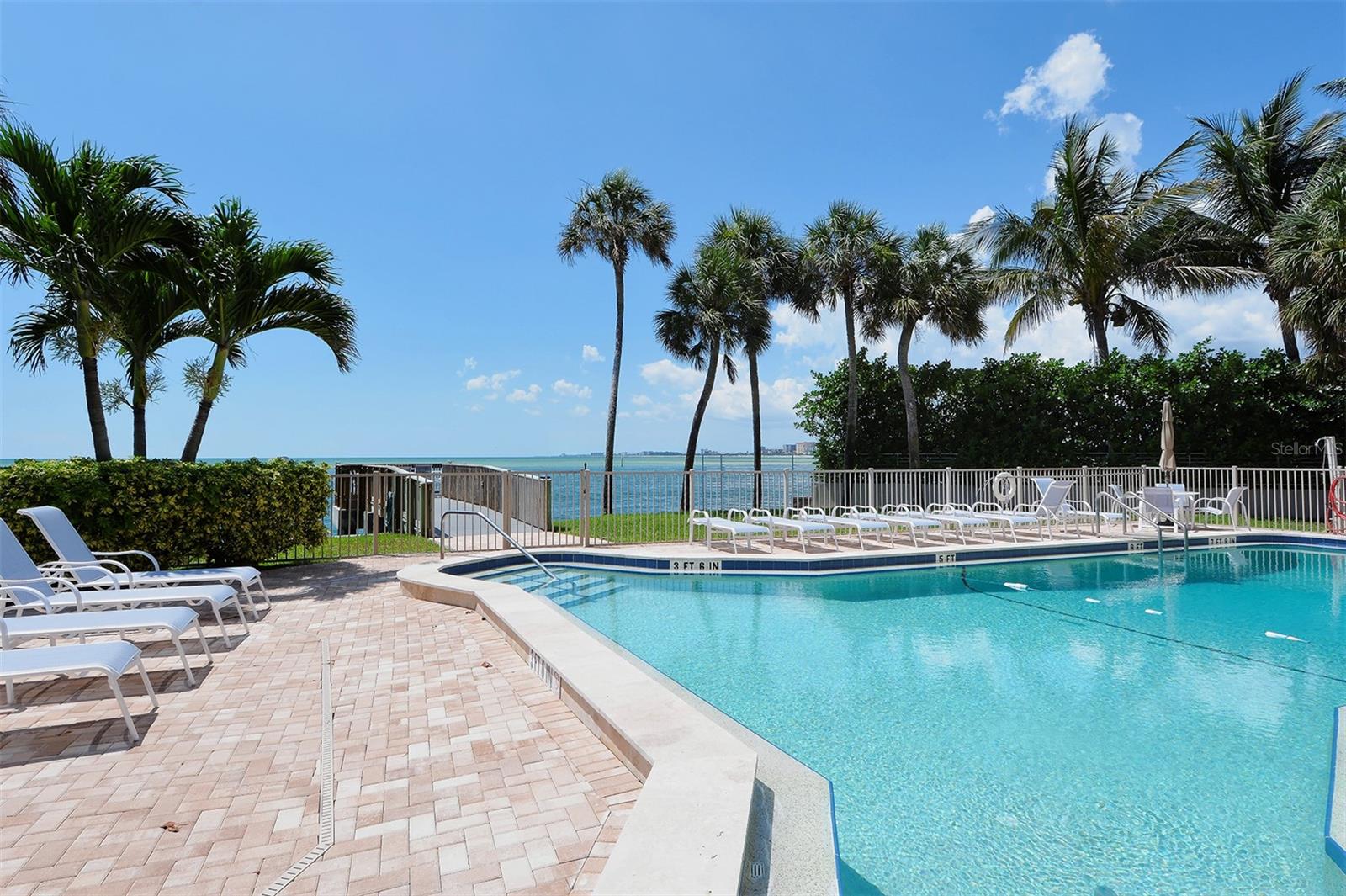 SIESTA TOWERS - Residential Lease