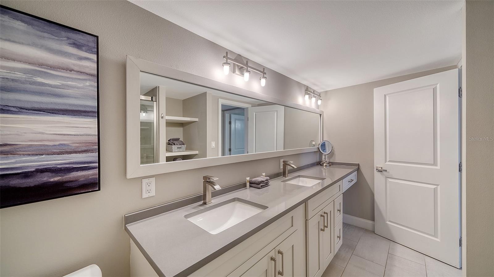 SIESTA TOWERS - Residential Lease