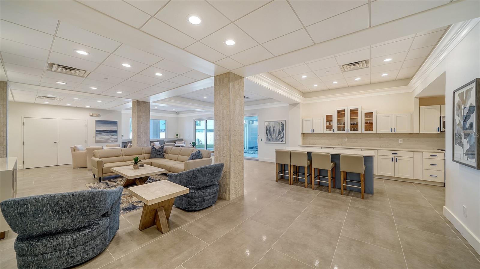 SIESTA TOWERS - Residential Lease