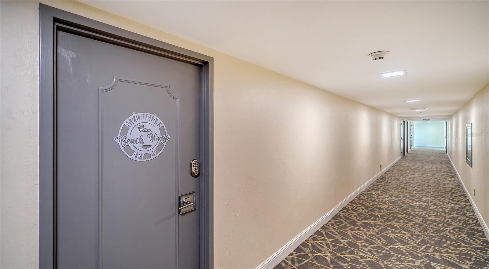 SIESTA TOWERS - Residential Lease