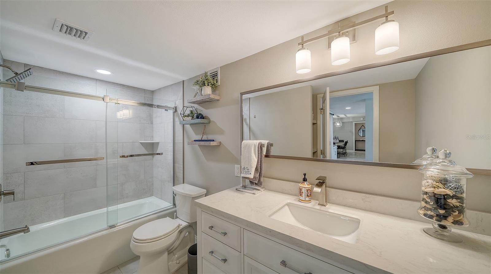 SIESTA TOWERS - Residential Lease