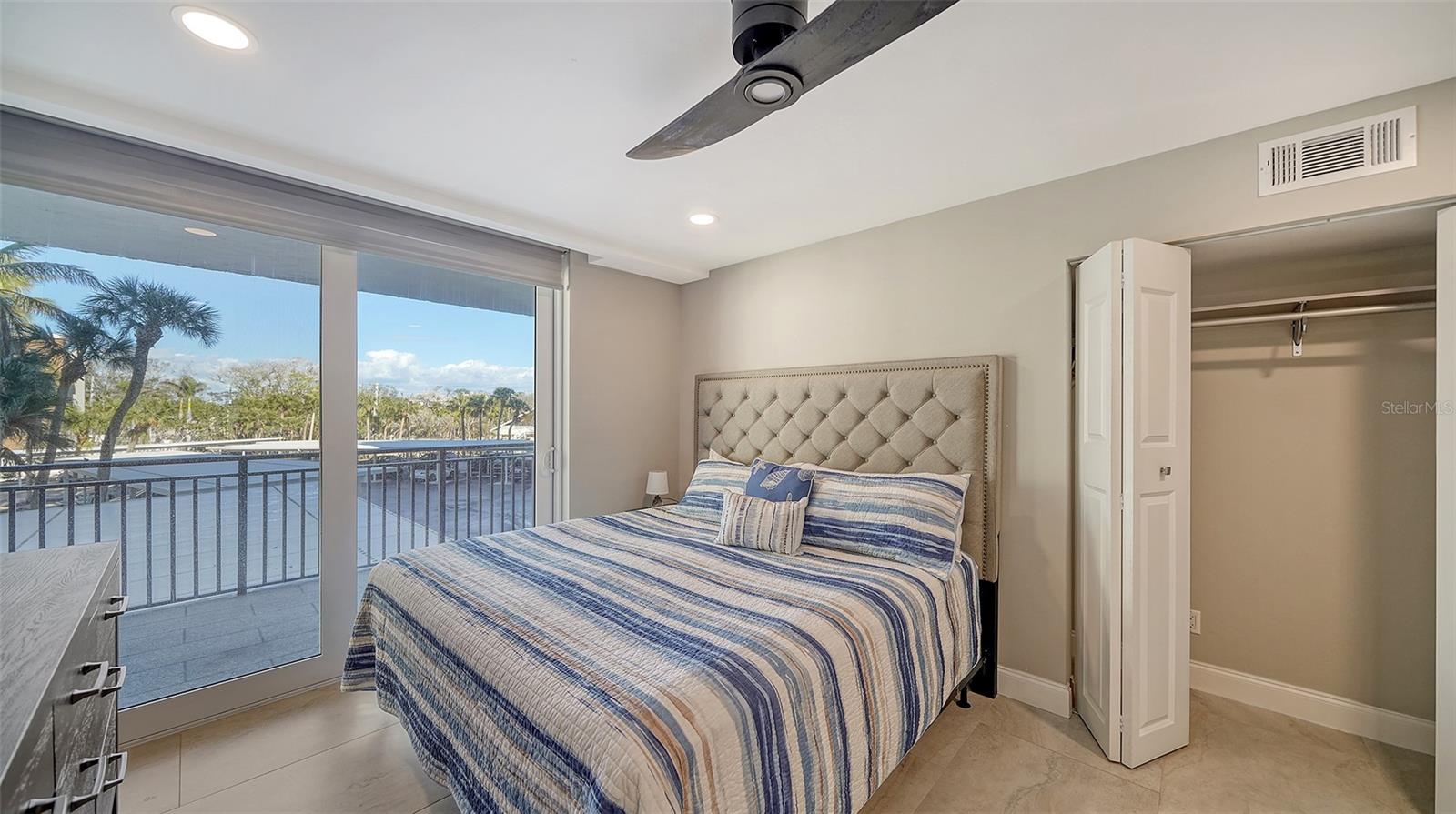 SIESTA TOWERS - Residential Lease