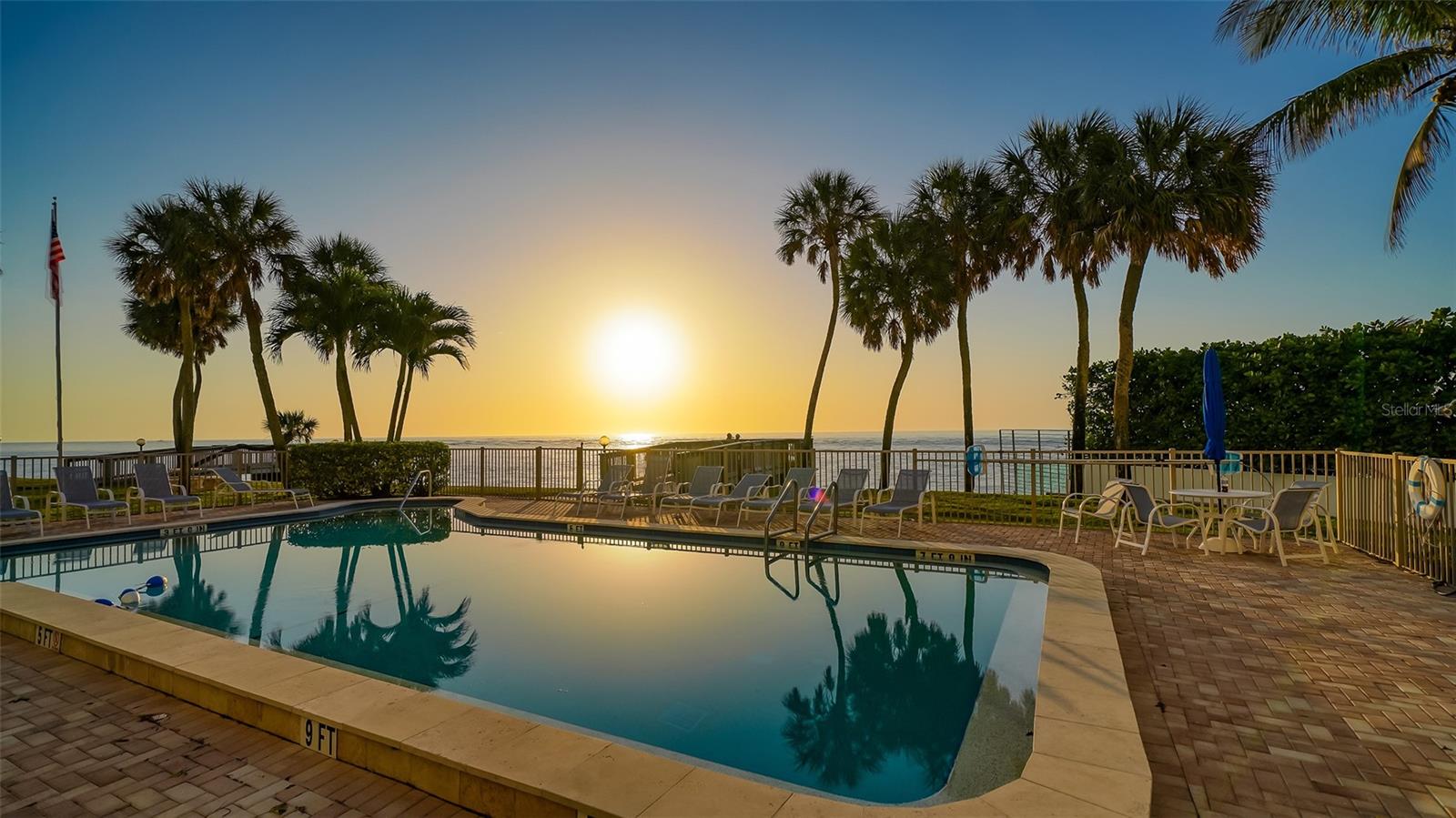 SIESTA TOWERS - Residential Lease