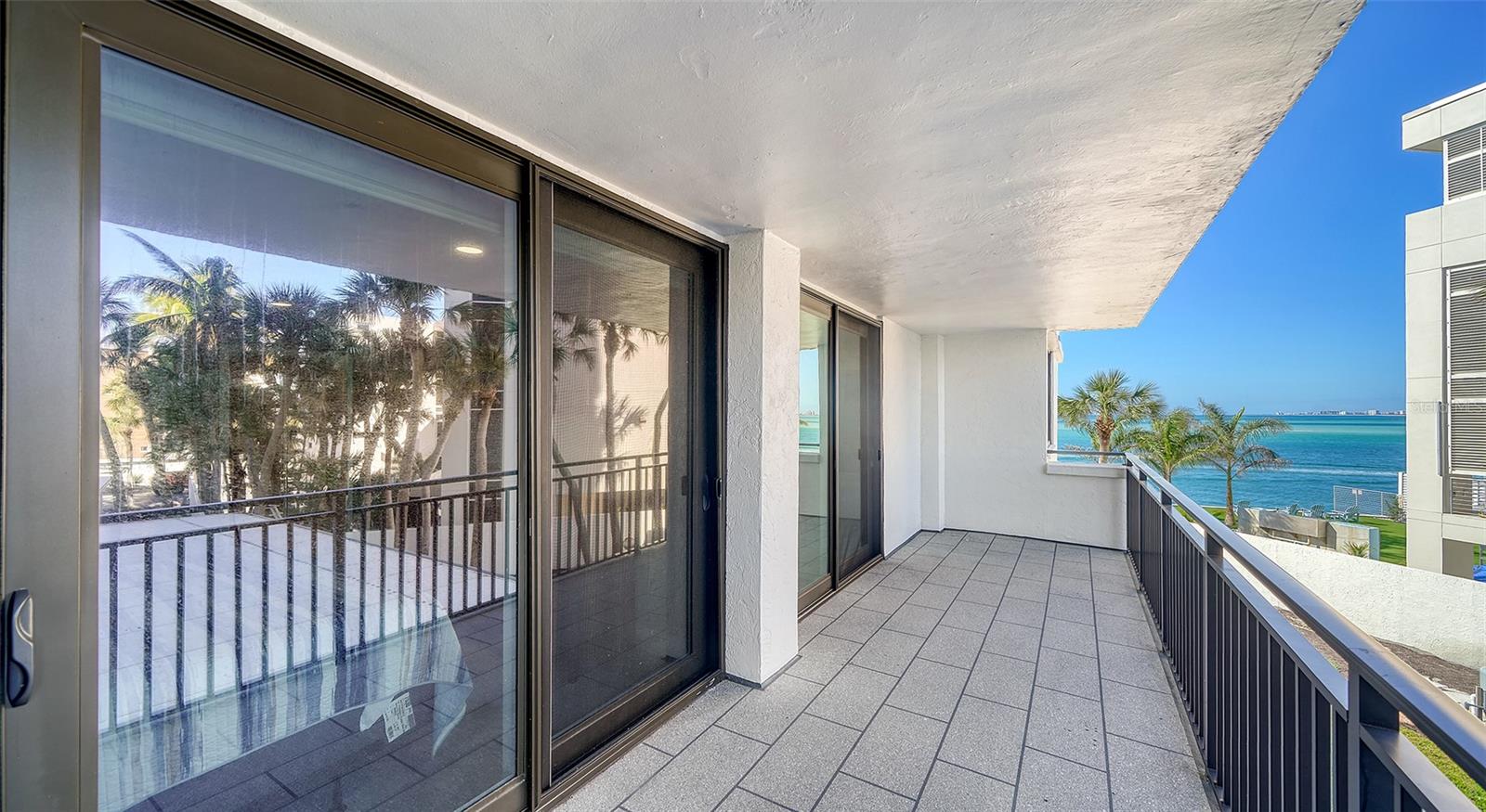 SIESTA TOWERS - Residential Lease