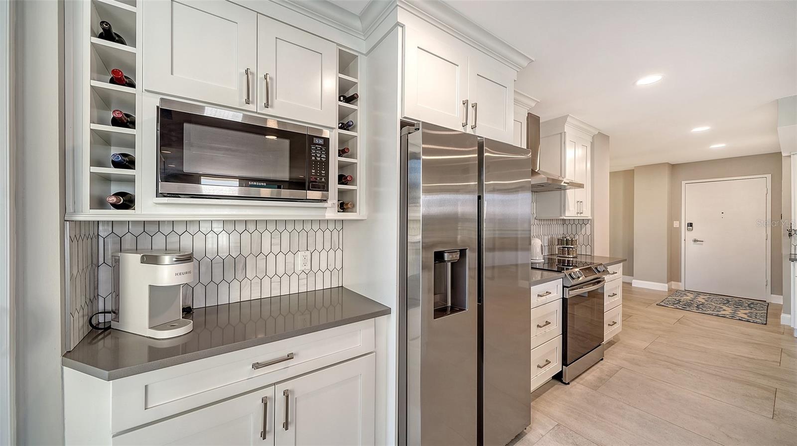 SIESTA TOWERS - Residential Lease