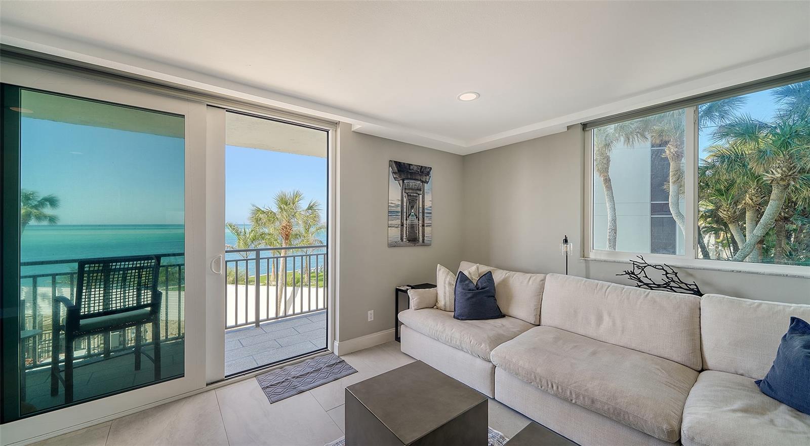 SIESTA TOWERS - Residential Lease