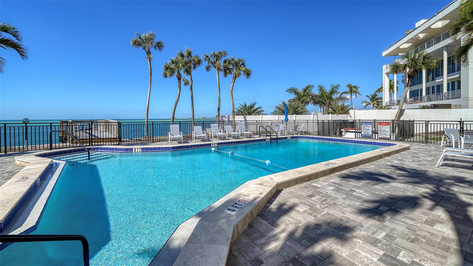 SIESTA TOWERS - Residential Lease