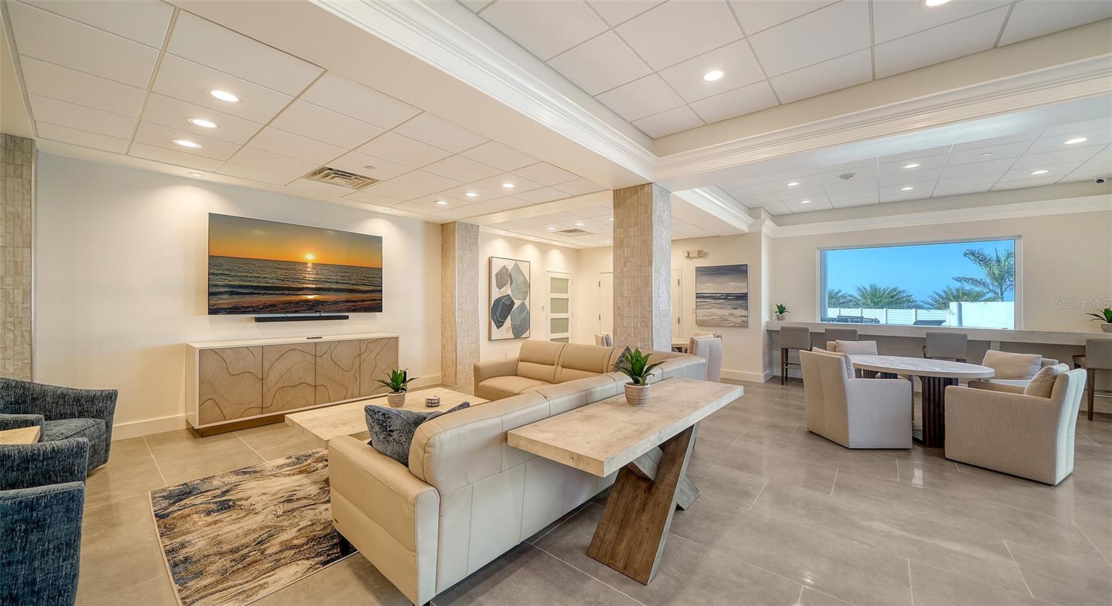 SIESTA TOWERS - Residential Lease