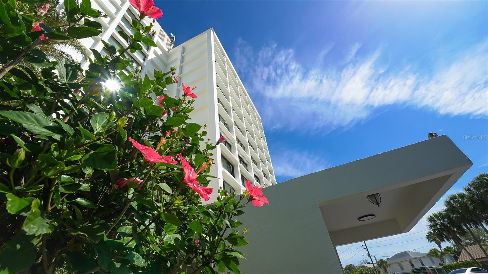 SIESTA TOWERS - Residential Lease