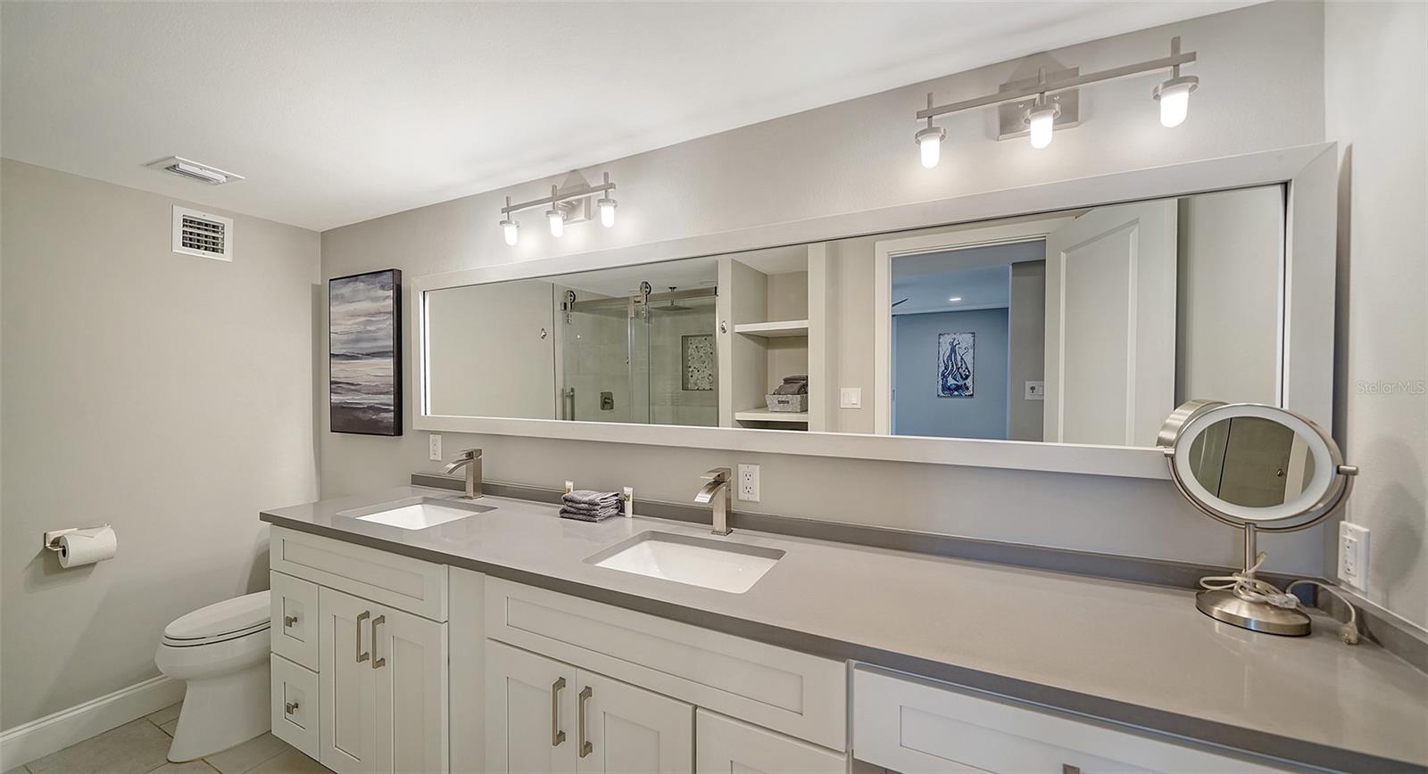 SIESTA TOWERS - Residential Lease