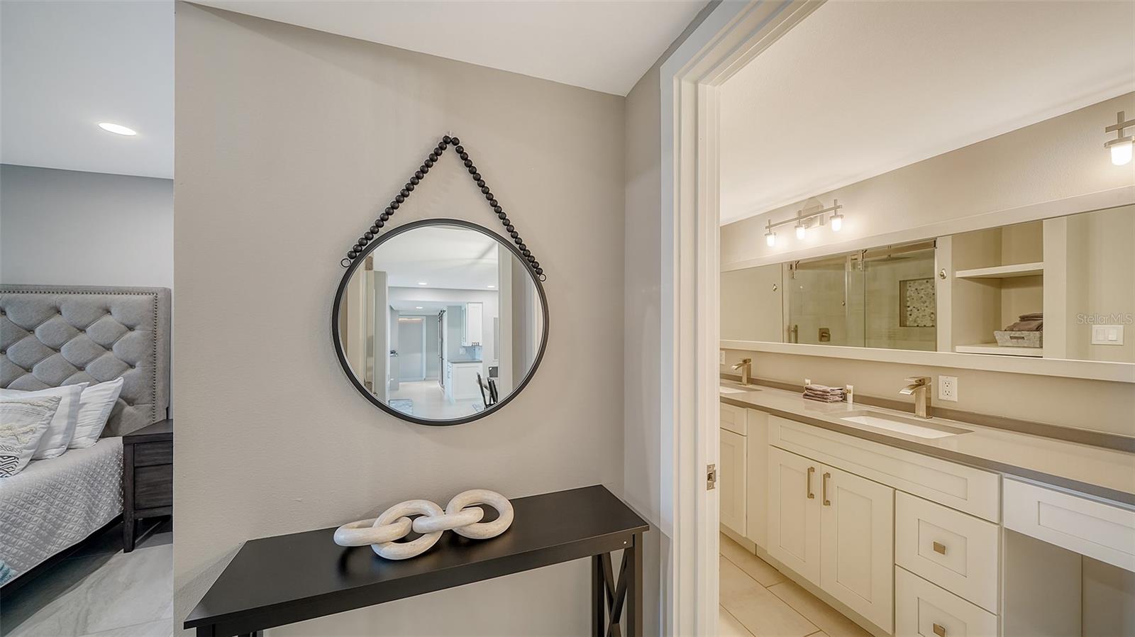 SIESTA TOWERS - Residential Lease