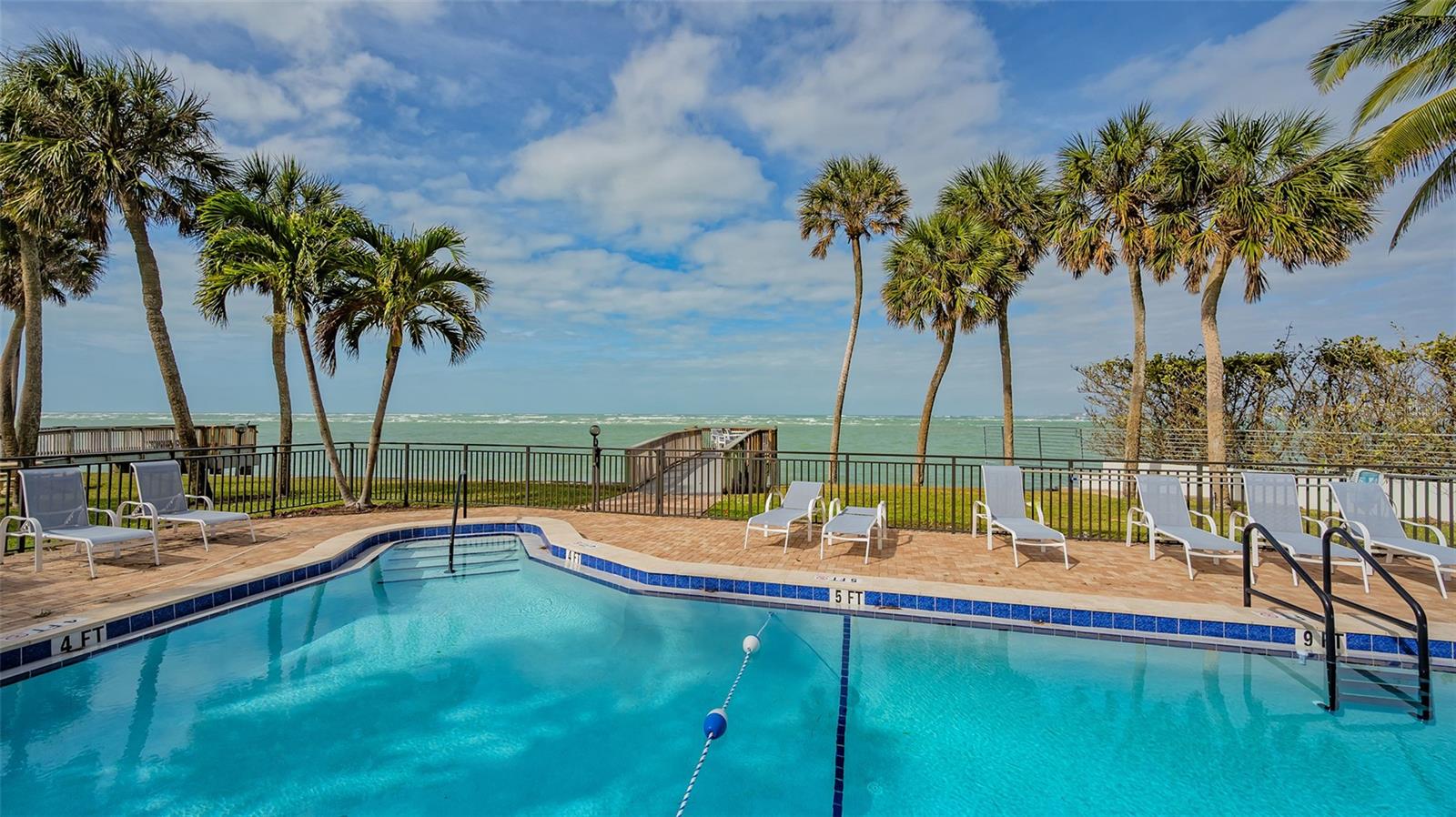 SIESTA TOWERS - Residential Lease