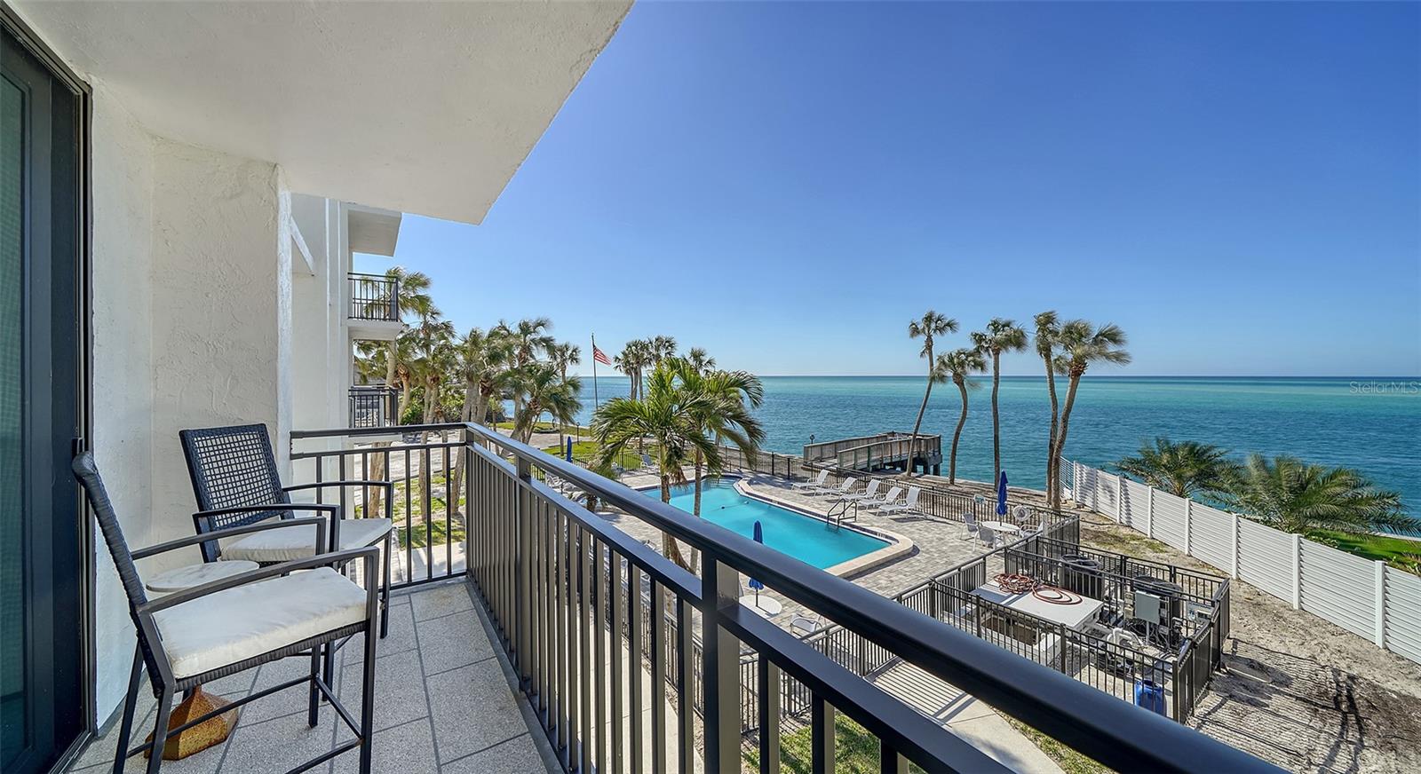 SIESTA TOWERS - Residential Lease