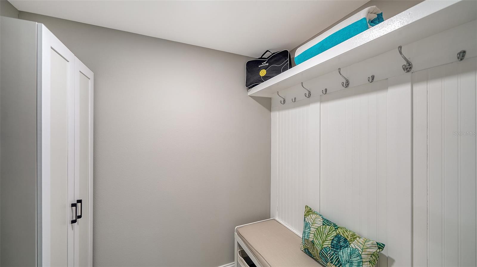 SIESTA TOWERS - Residential Lease