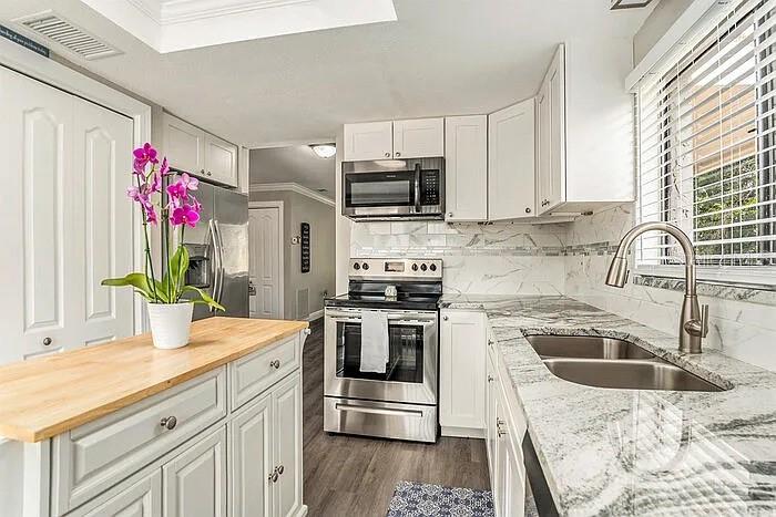 EAGLESWOOD CONDO - Residential