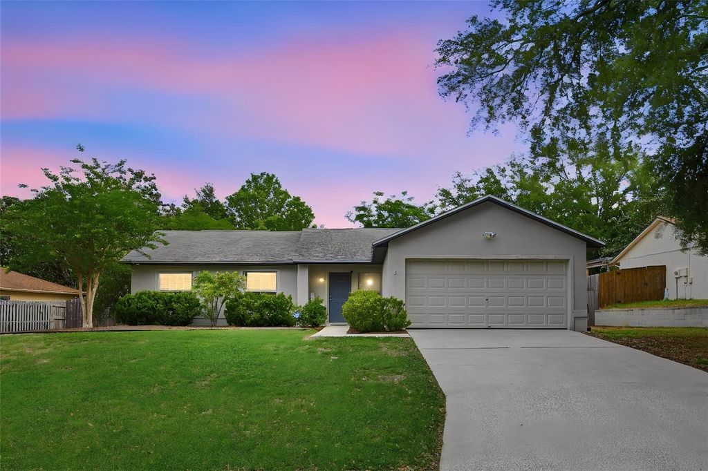 Photo of 10618 Lake Ralph Drive, Clermont, FL 34711 (MLS # O6400170)