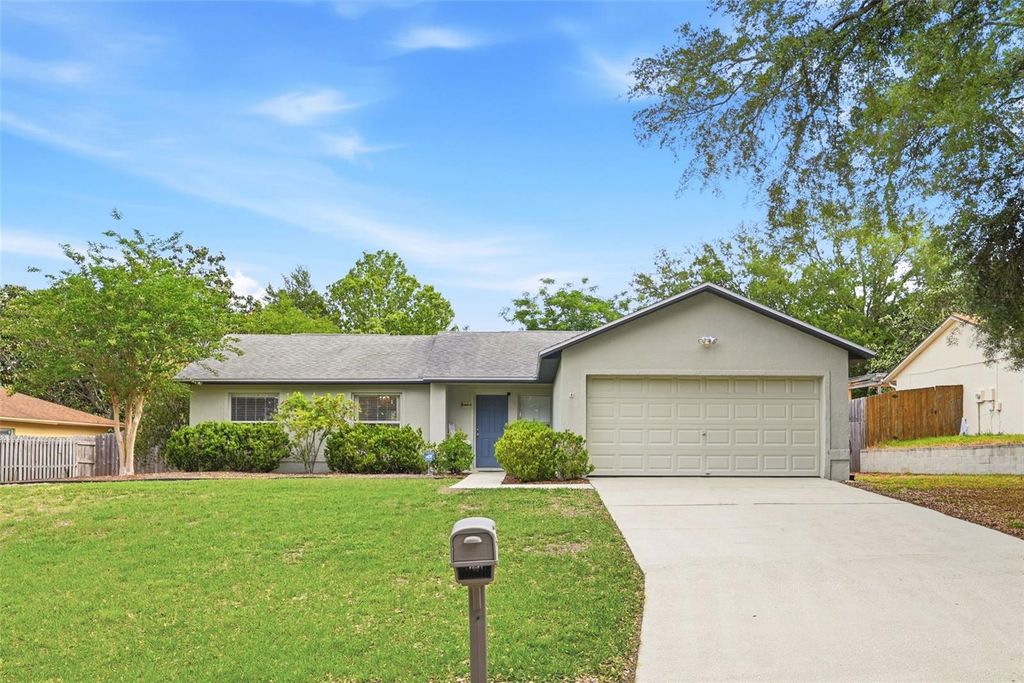 Photo of 10618 Lake Ralph Drive, Clermont, FL 34711 (MLS # O6400170)