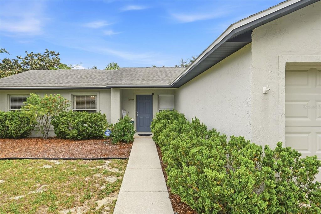 Photo of 10618 Lake Ralph Drive, Clermont, FL 34711 (MLS # O6400170)